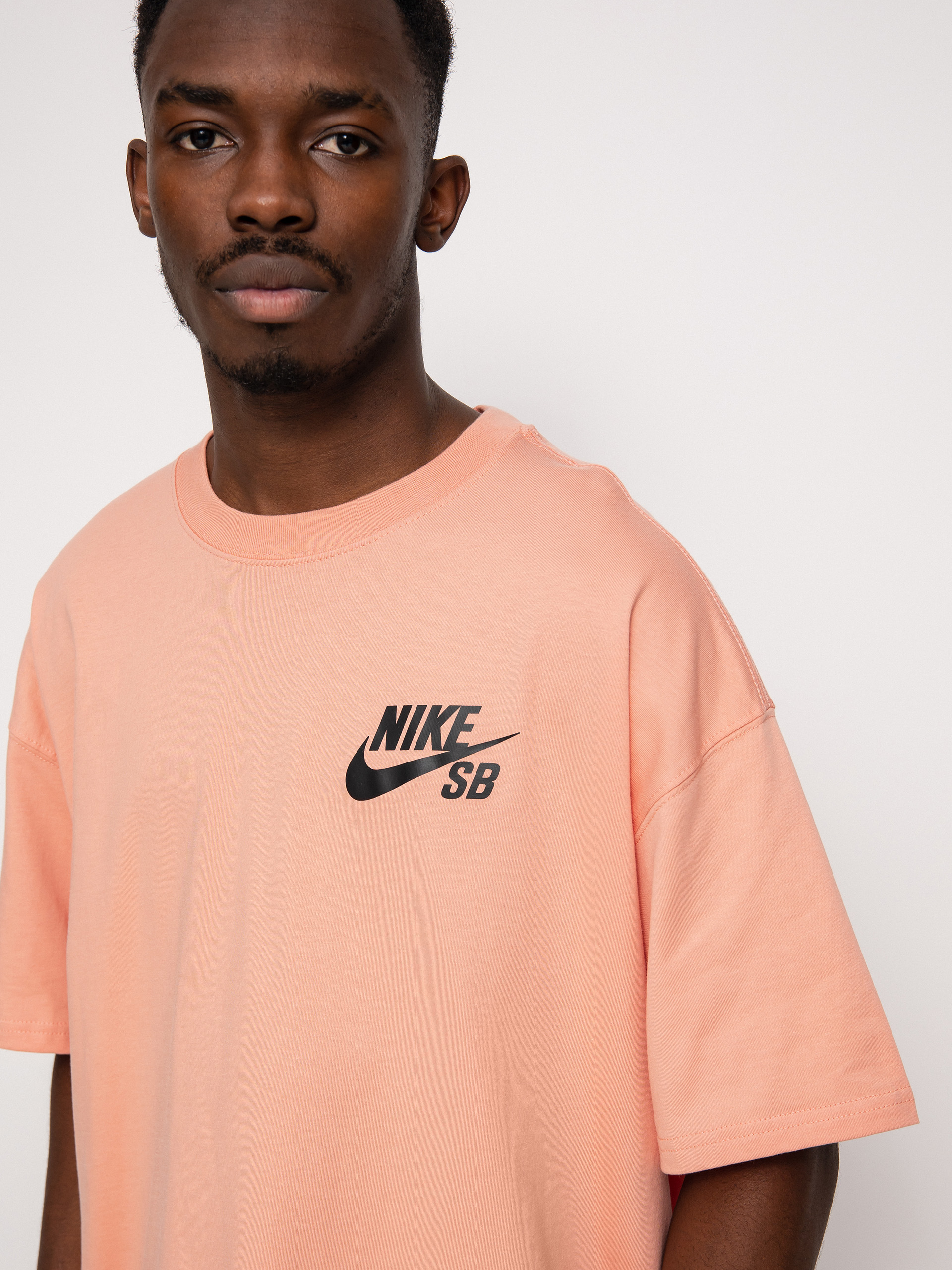 Nike SB Logo póló (lt madder root)