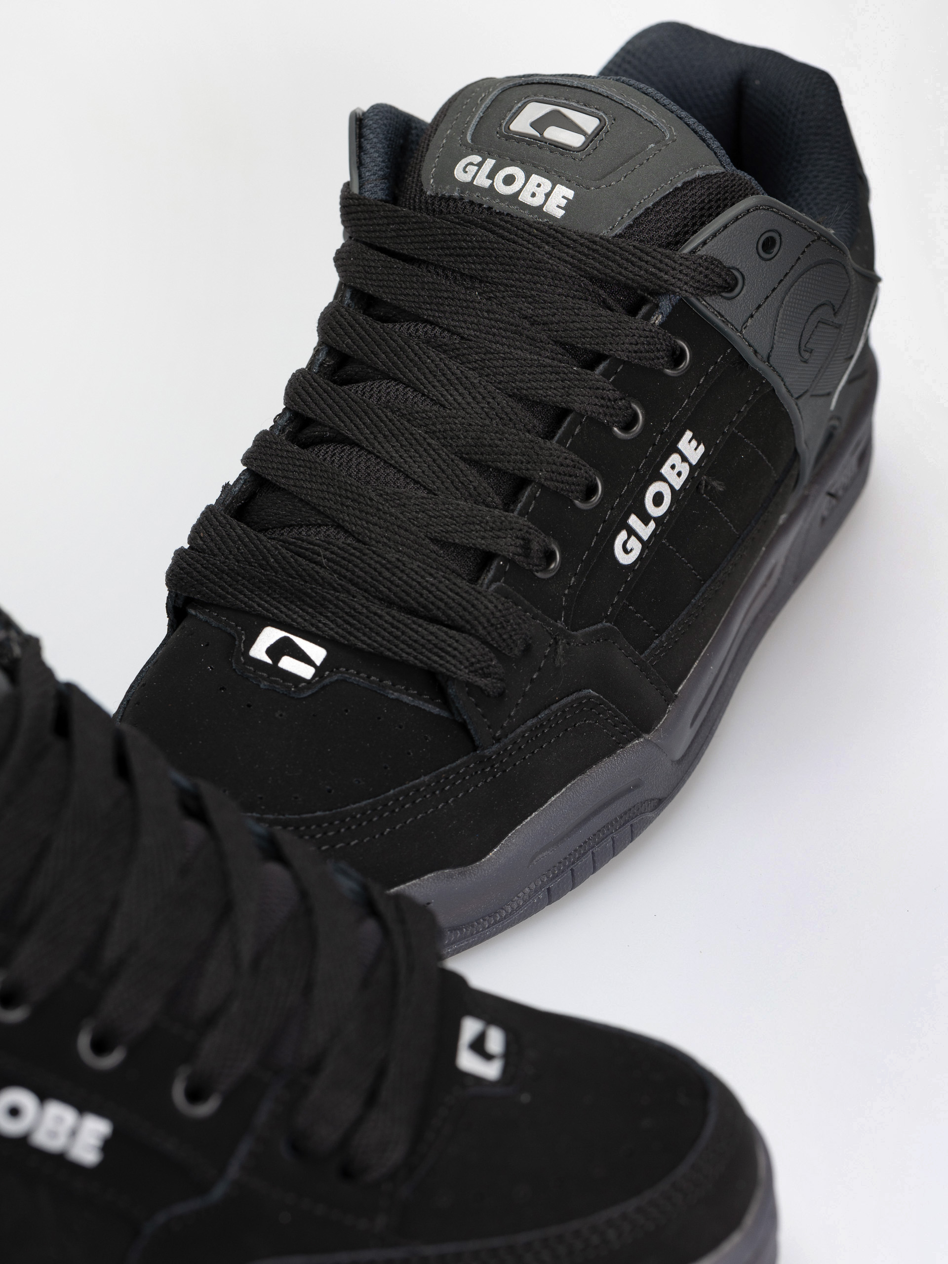 Globe Tilt Cipők (black/night/silver)