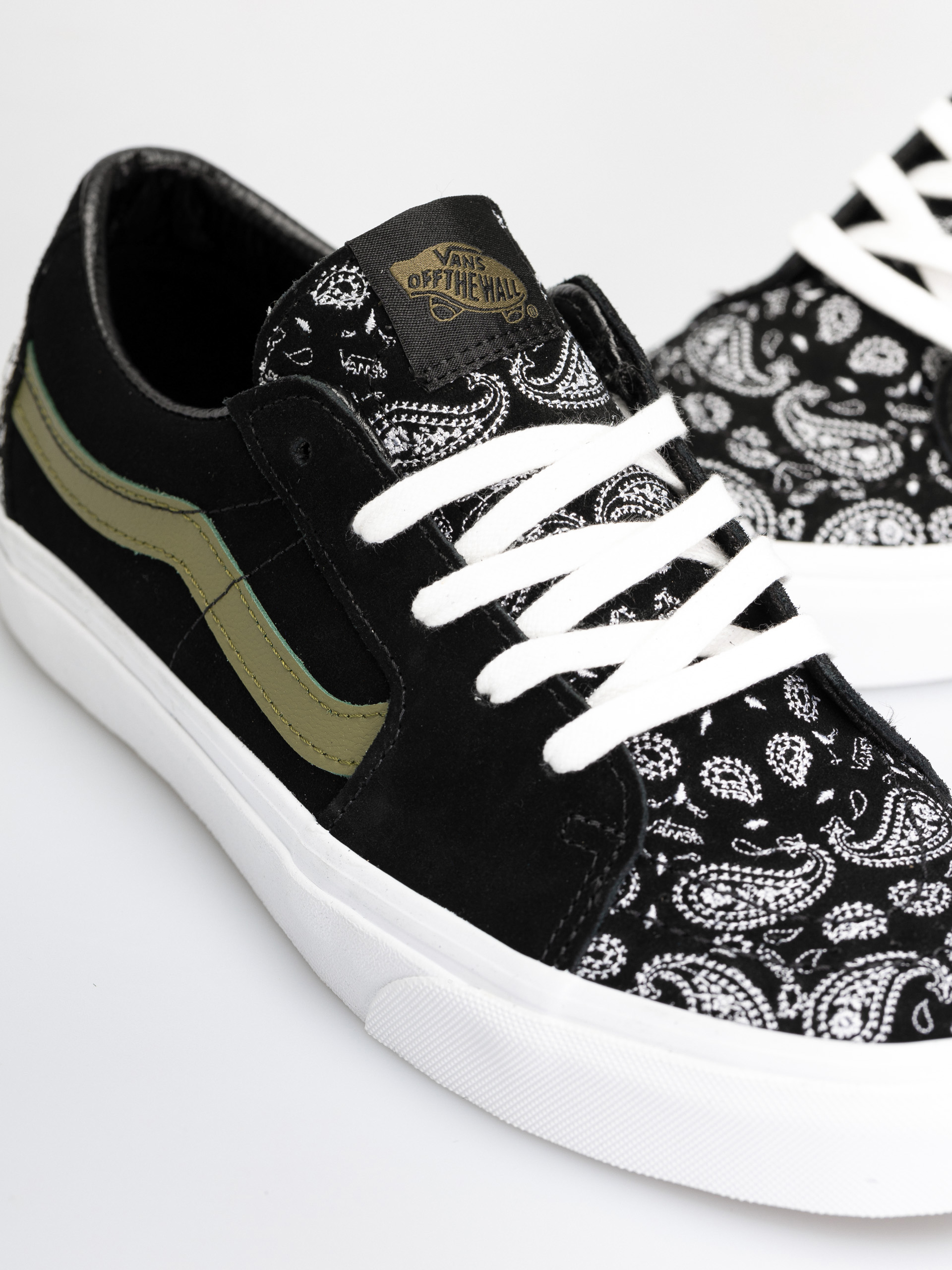 Vans Sk8 Low Cipők (paisley suede black)
