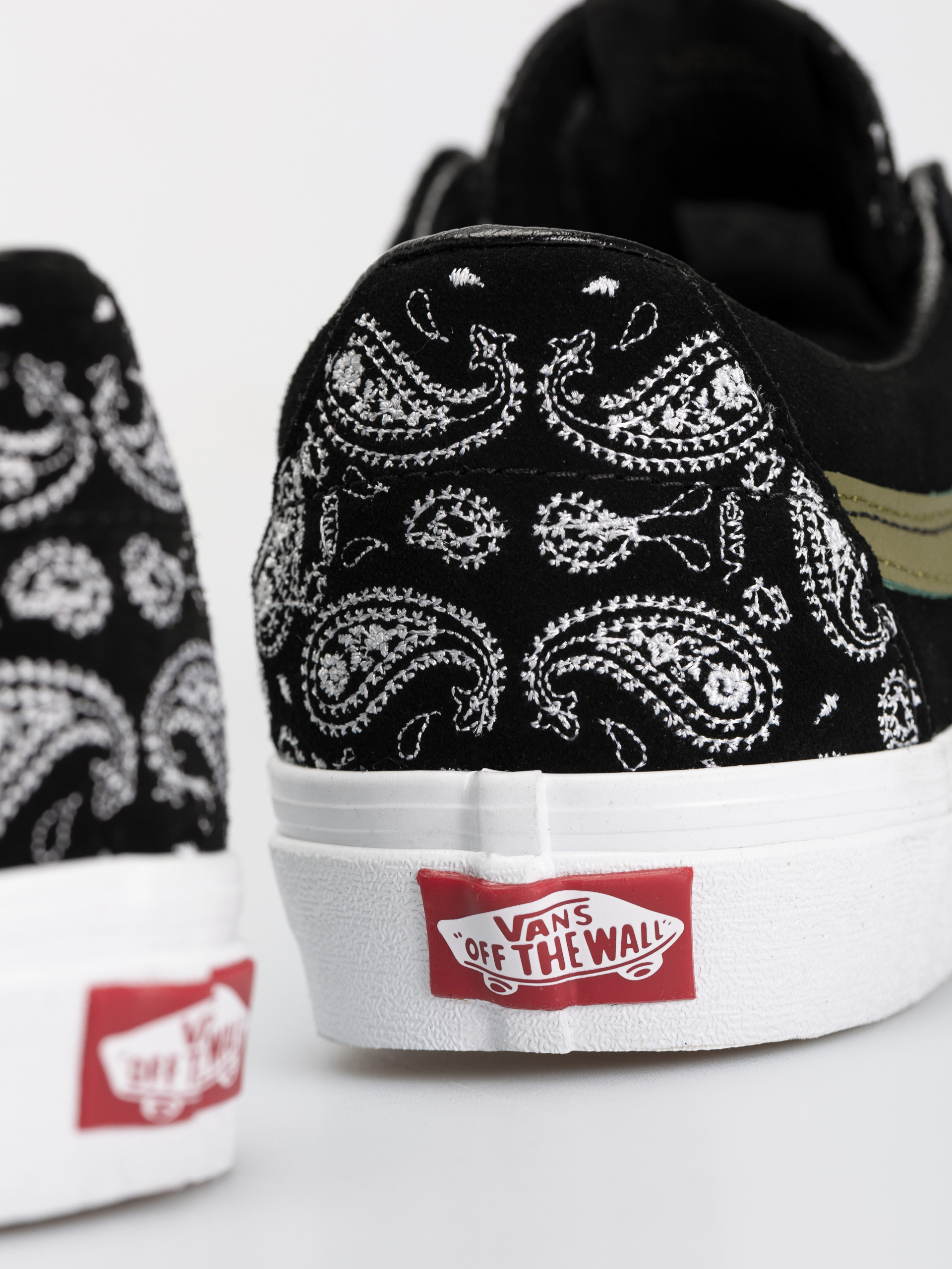 Vans Sk8 Low Cipők (paisley suede black)