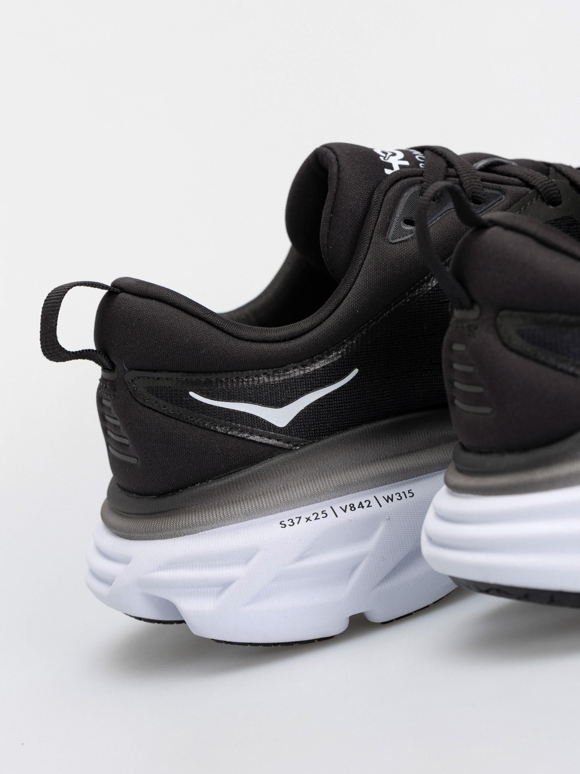 Hoka Bondi 8 Cipők (black/white)