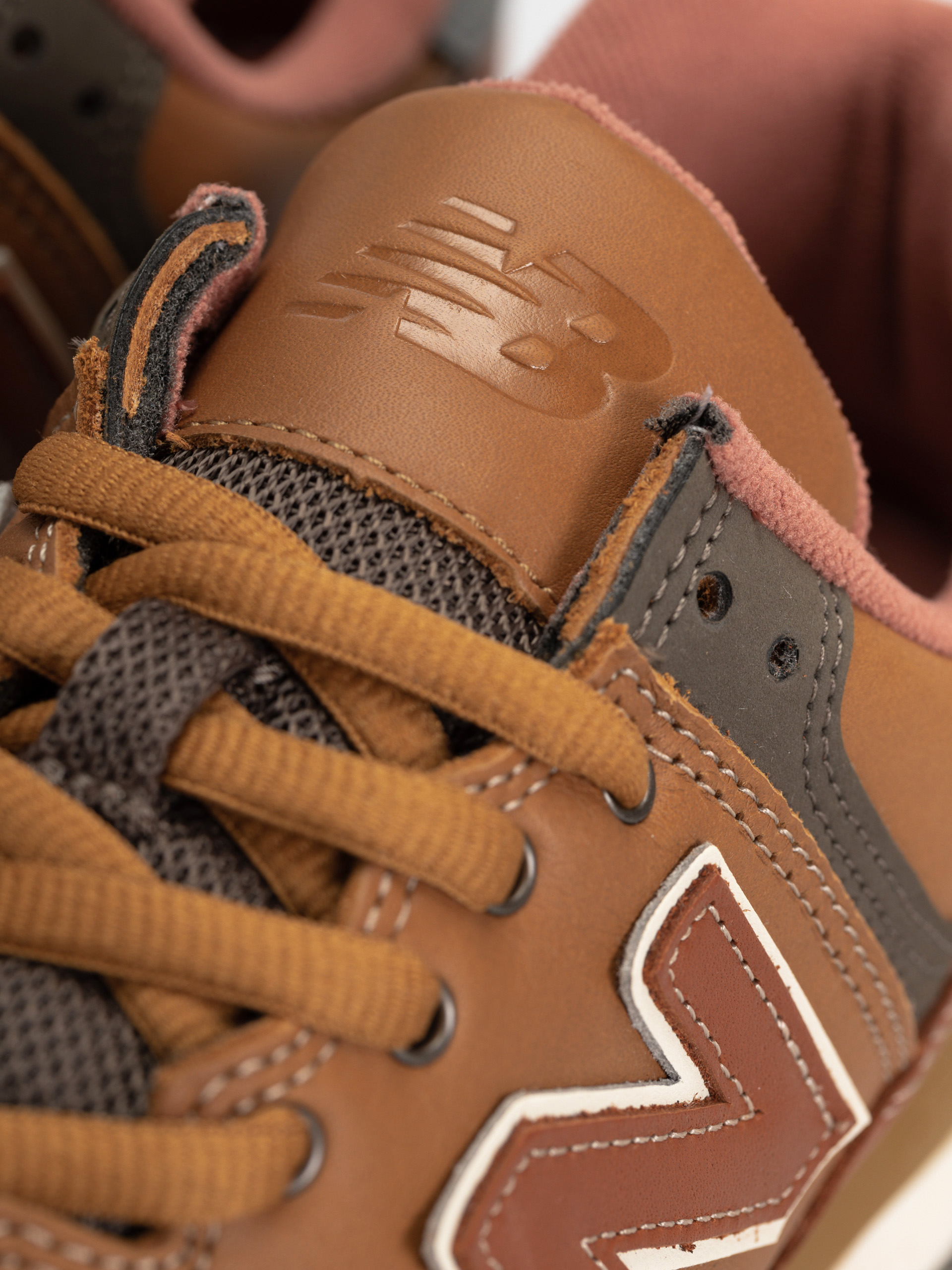 New Balance 574 Cipők (brown)