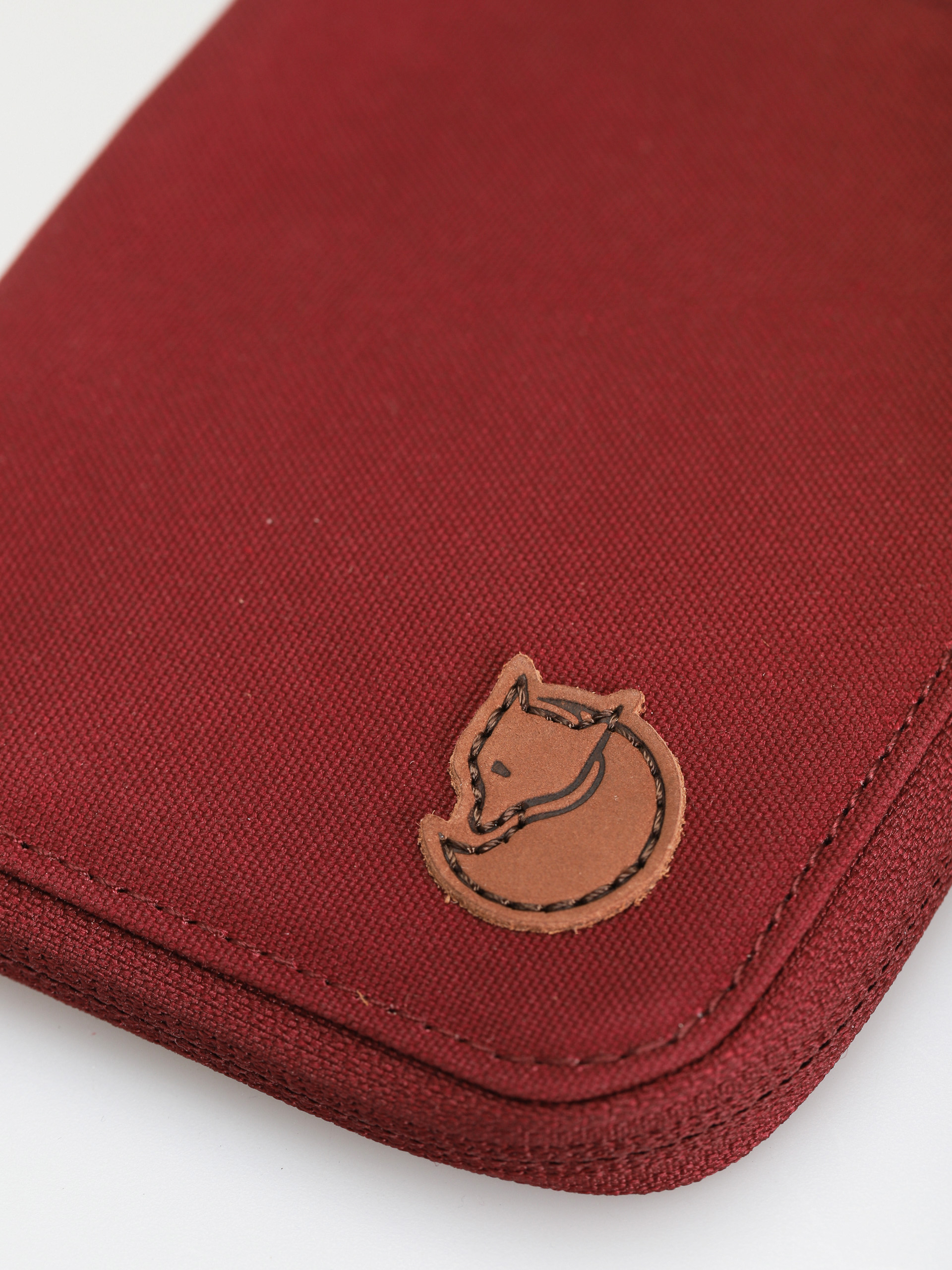 Fjallraven Zip Wallet Pénztárca (bordeaux red)