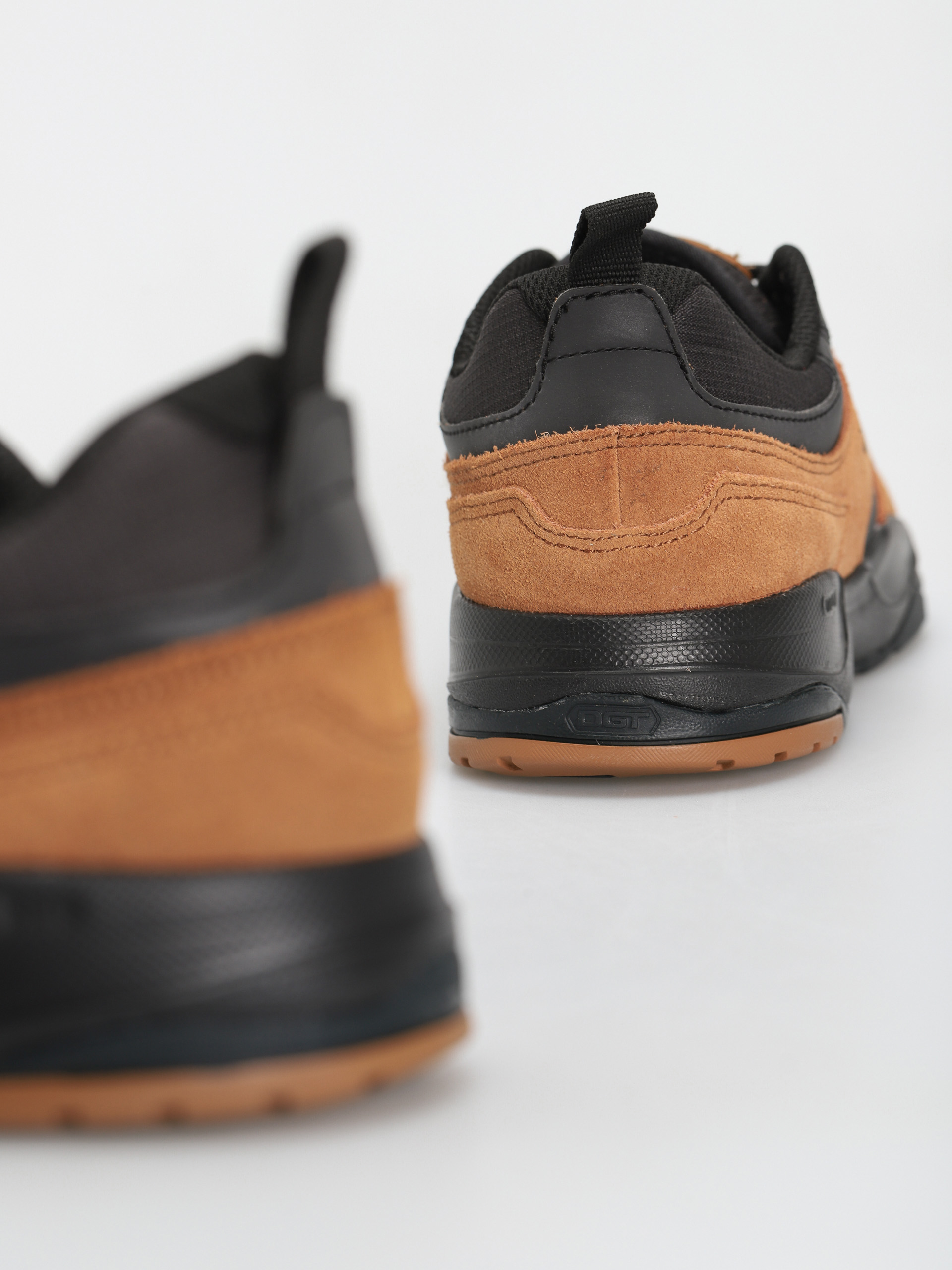 DC E.Tribeka Se Cipők (brown/black)