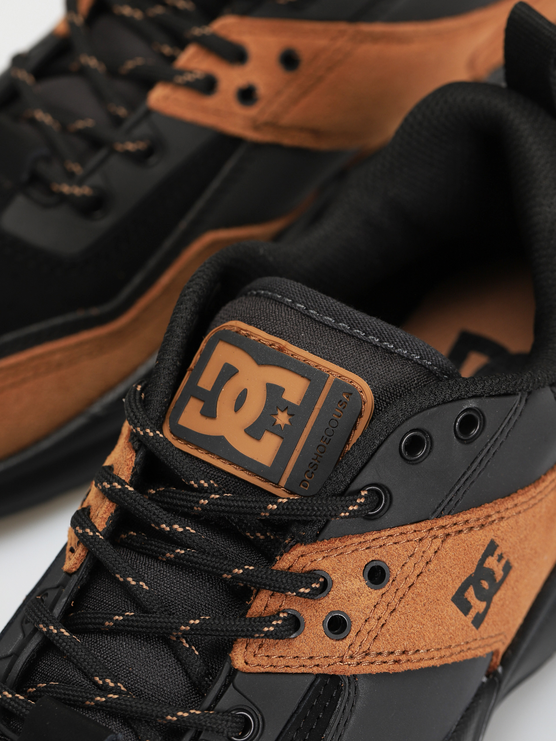 DC E.Tribeka Se Cipők (brown/black)