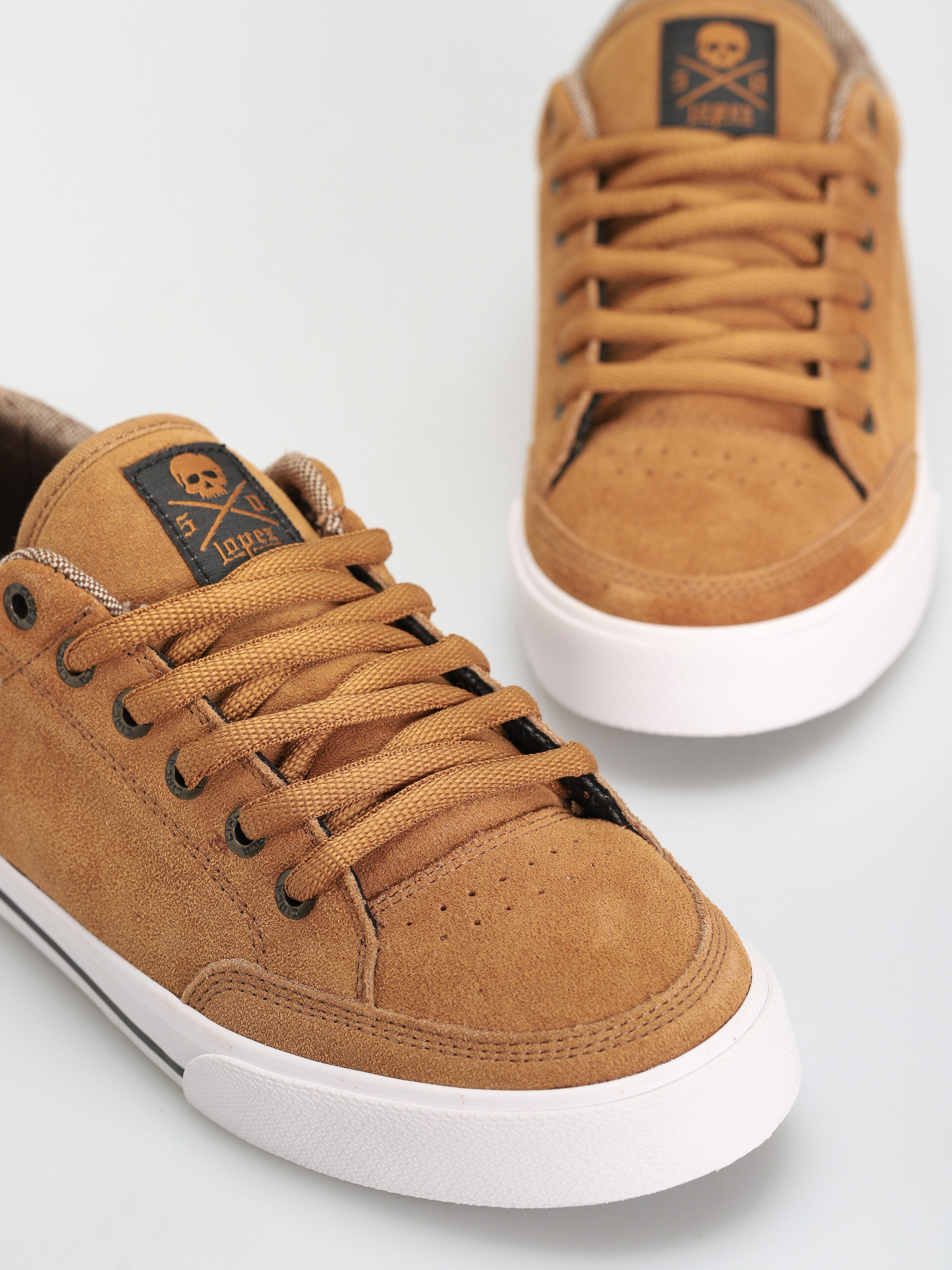 Circa Al 50 Cipők (chipmunk/black/gold)