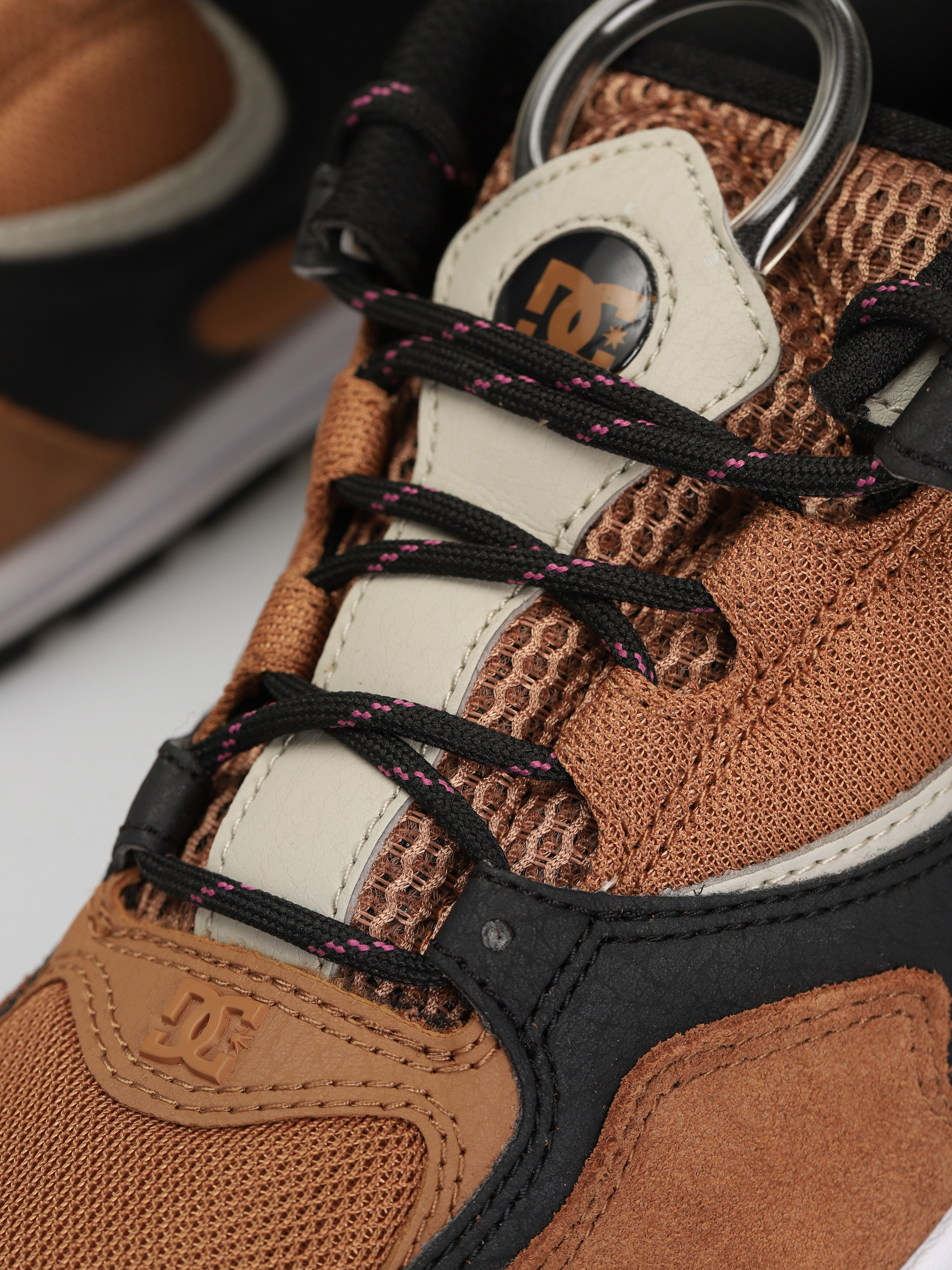 DC Kalis Lite Cipők (brown/black/white)