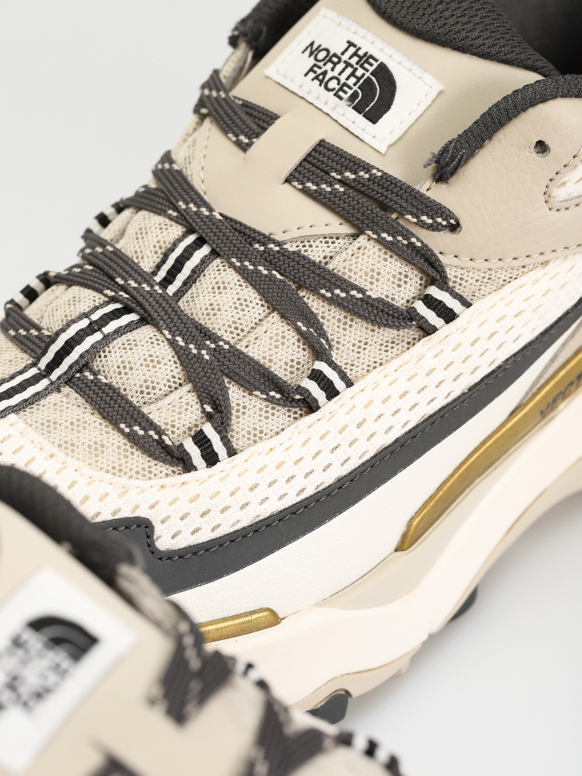 The North Face Vectiv Taraval Cipők Wmn (gardenia white/sandstone)