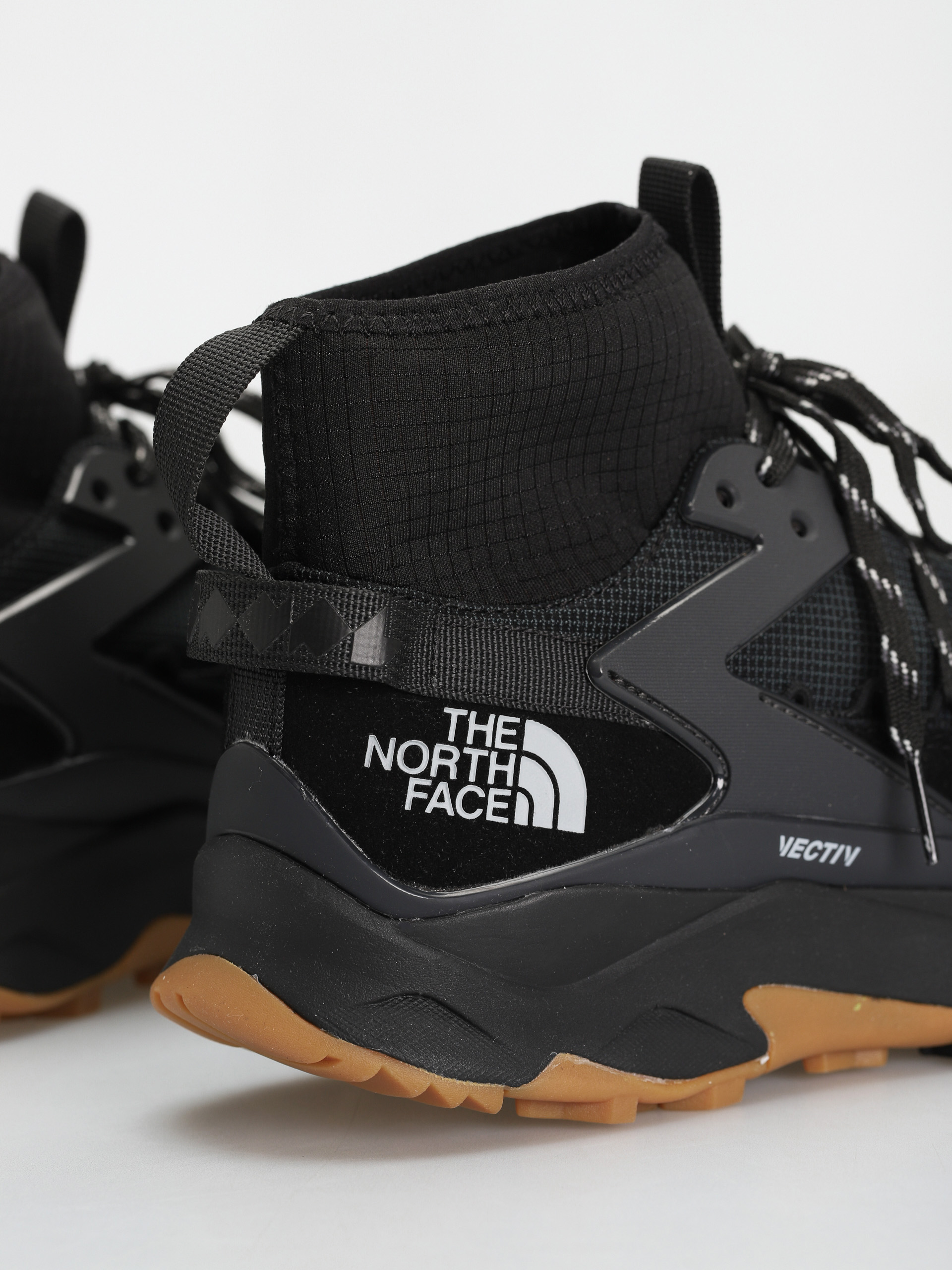 The North Face Vectiv Taraval Peak Cipők (tnf black/asphalt grey)