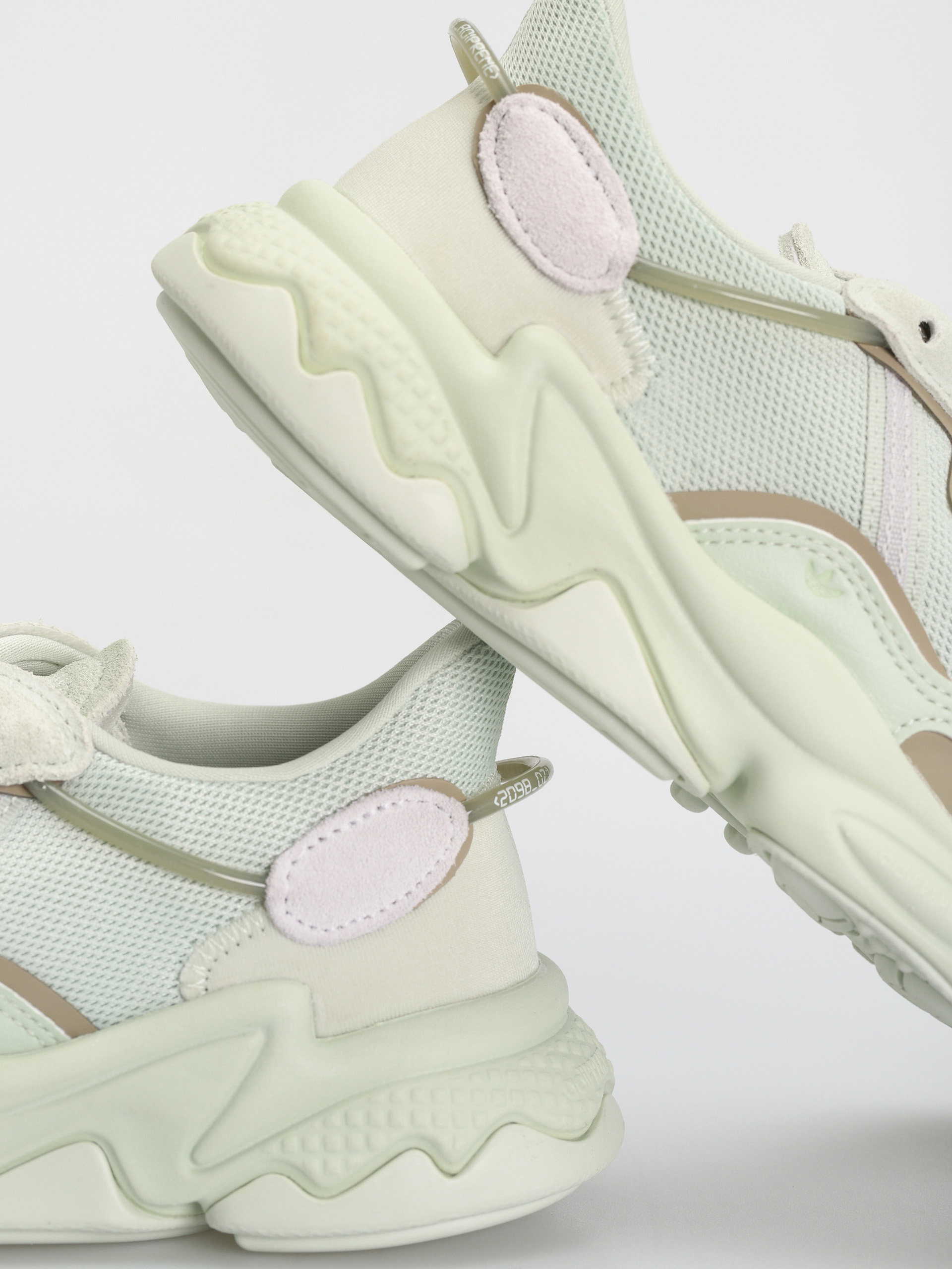 adidas Originals Ozweego Cipők Wmn (lingrn/dshgry/feagry)