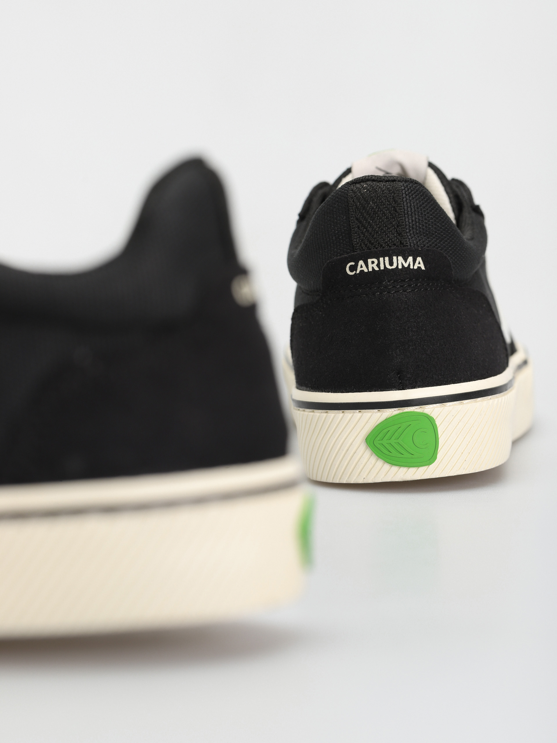 Cariuma Vallely Cipők (black/ivory)