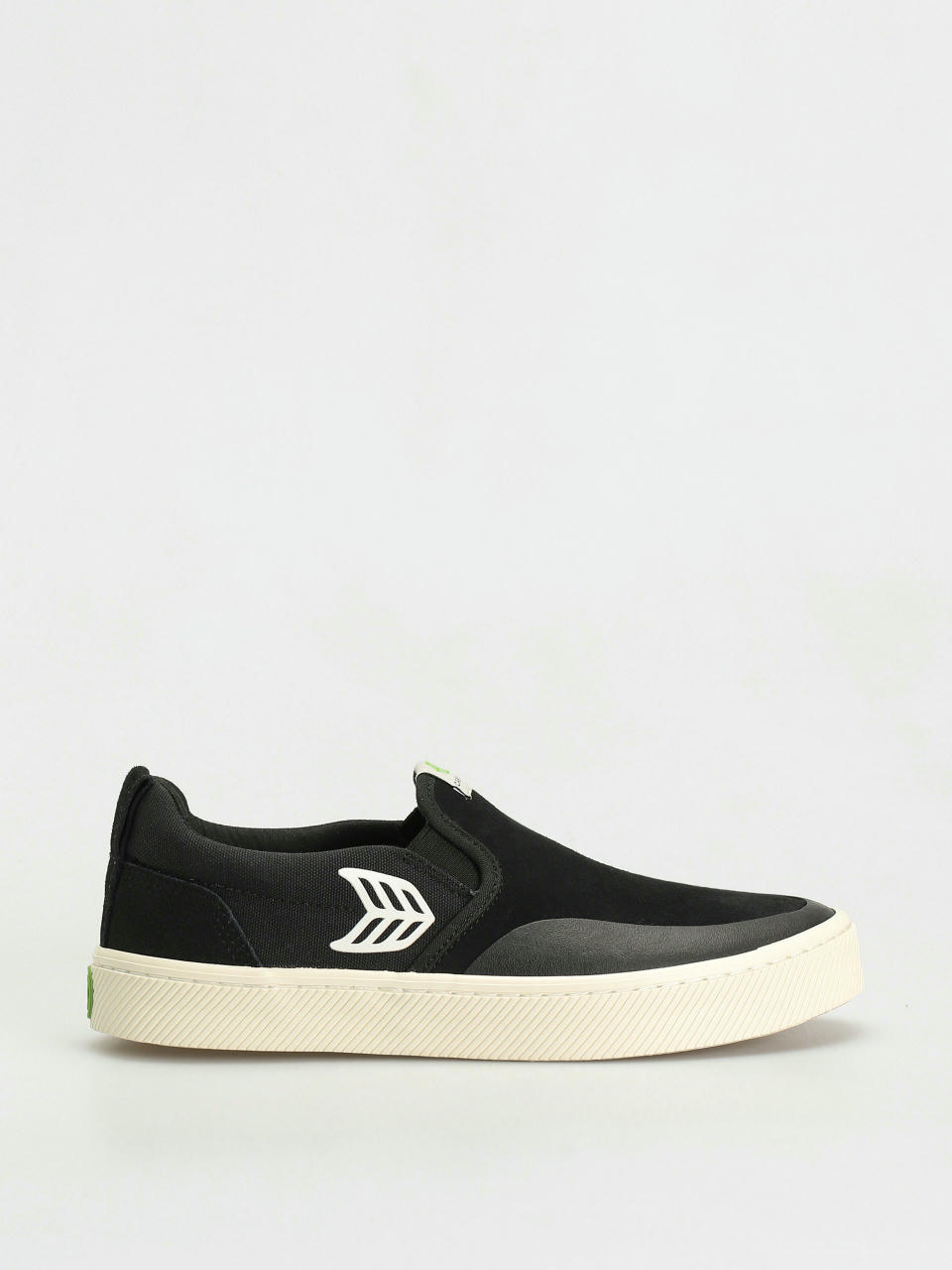 Cariuma Catiba Pro Slip On Cipők (black/ivory)