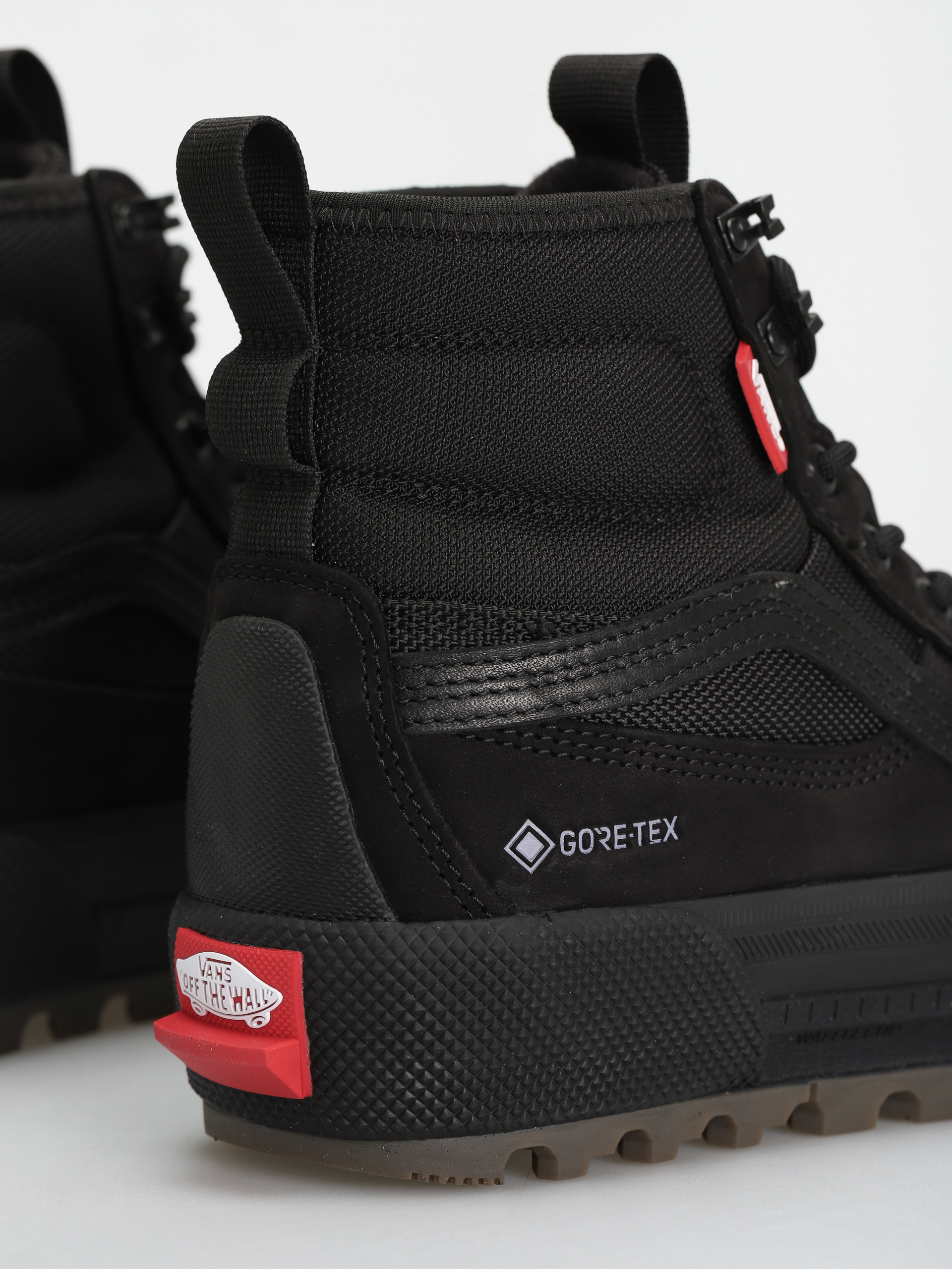 Vans Sk8 Hi Gore Tex MTE 3 Cipők (blackout)