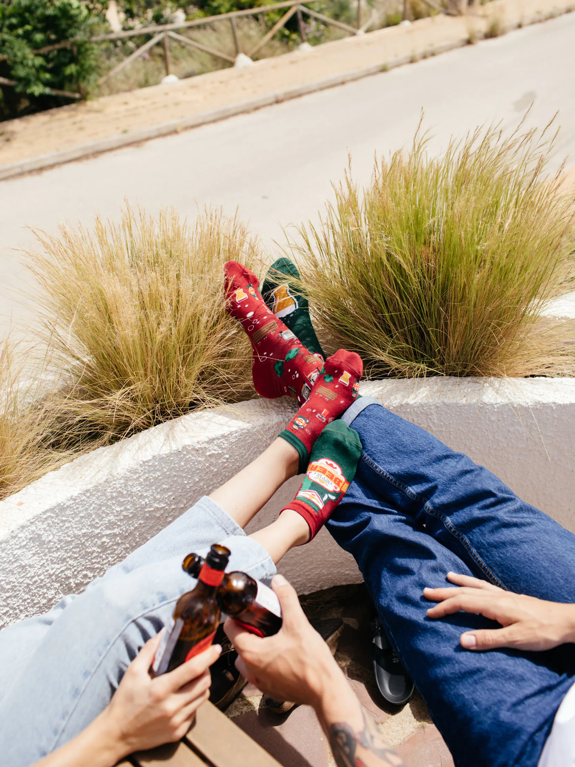 Many Mornings Many Pale Ale Zokni (burgundy/green)