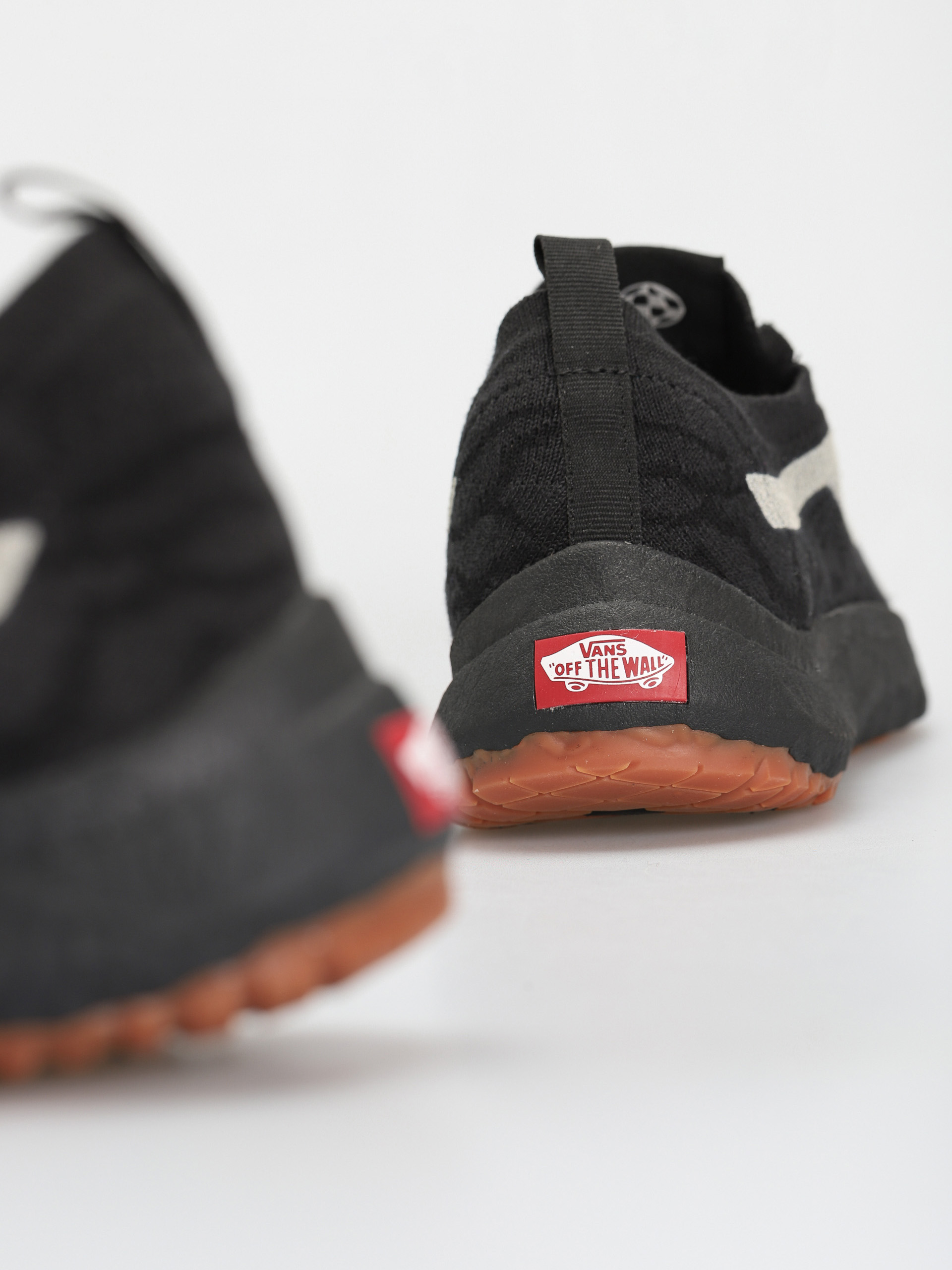 Vans Ultrarange Vr3 Cipők (black/pirate black)