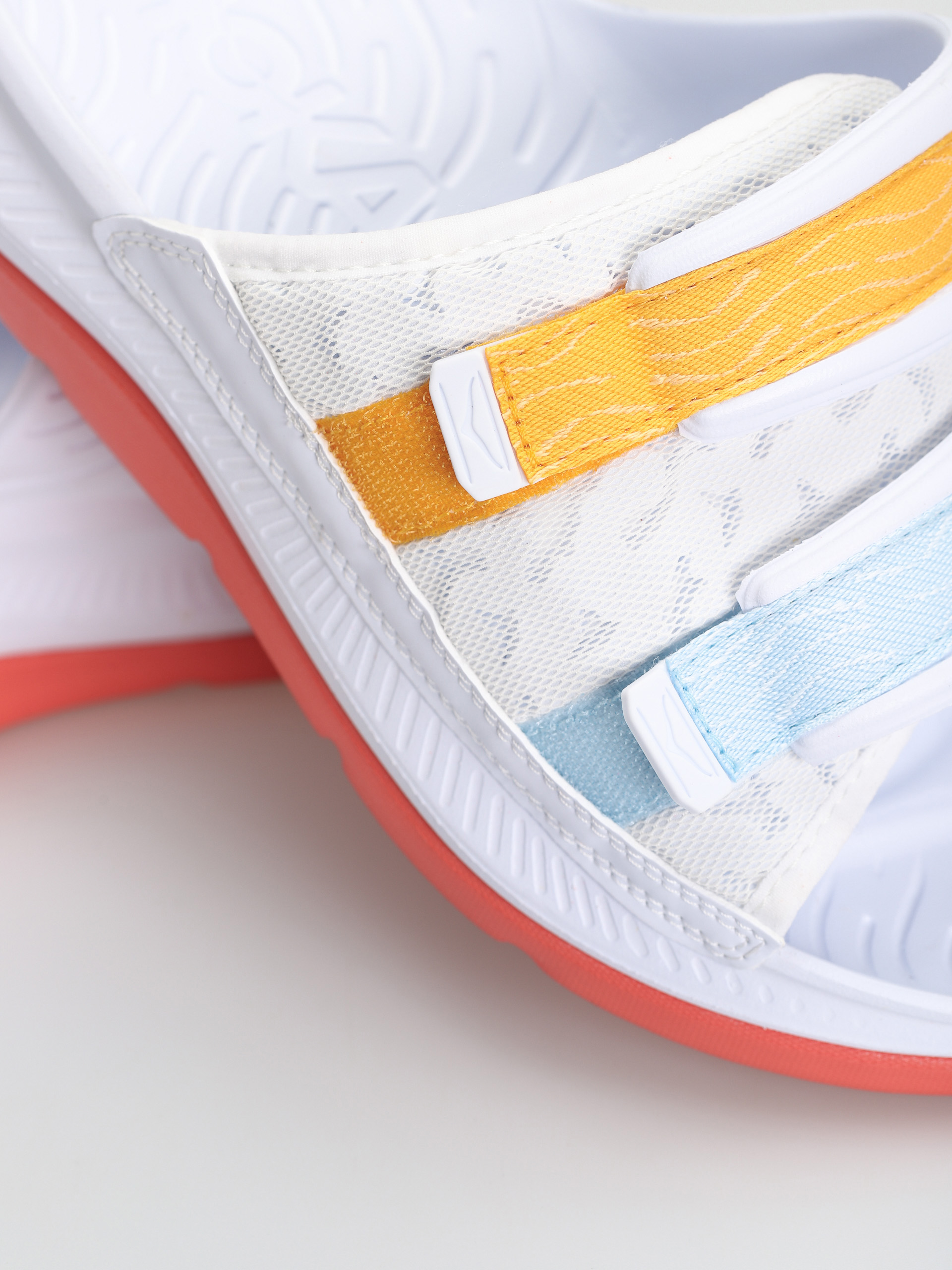 Hoka One One Ora Luxe Flip-flop papucsok (white/camellia)