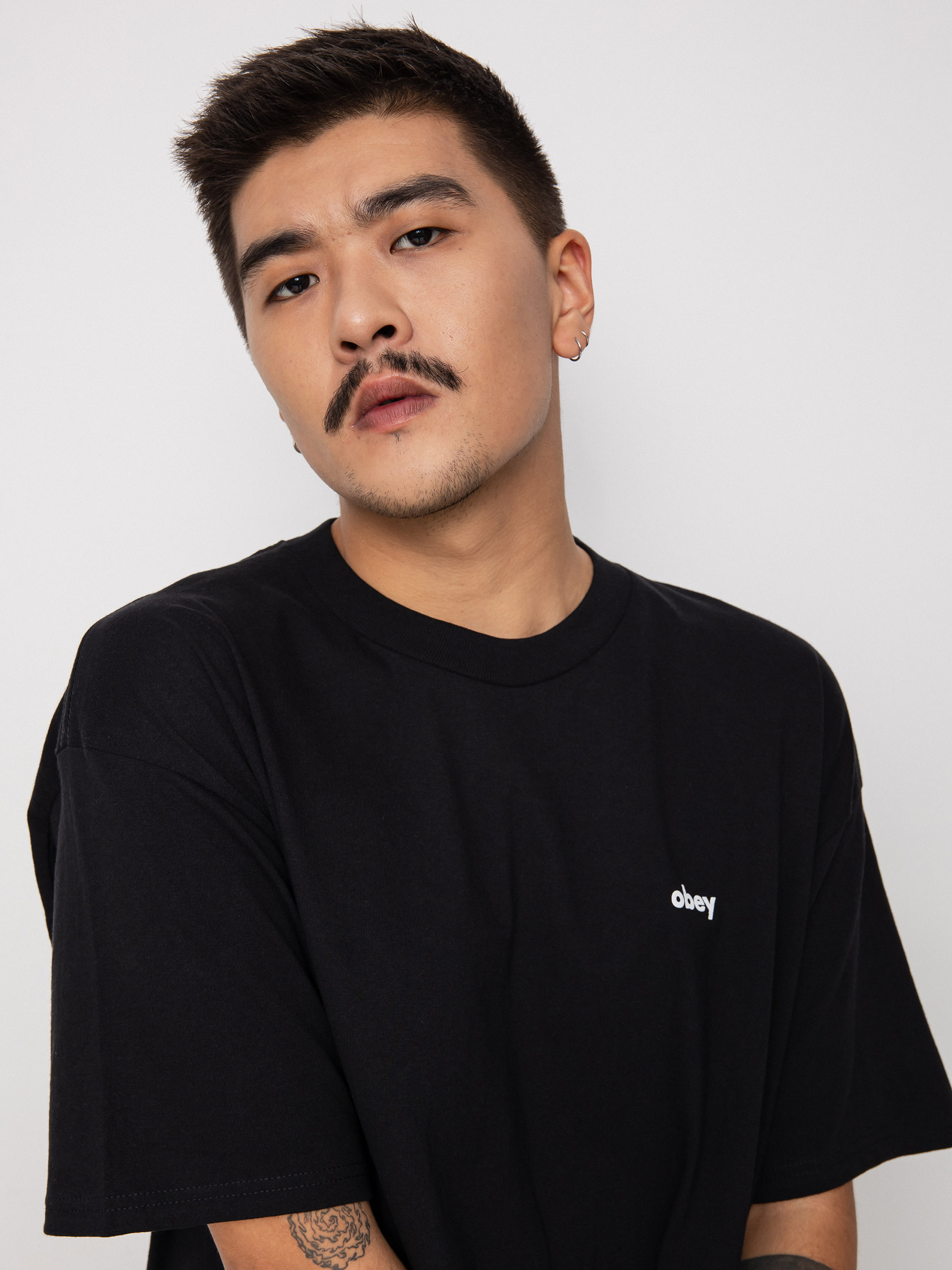 OBEY Lower Case Póló (black)