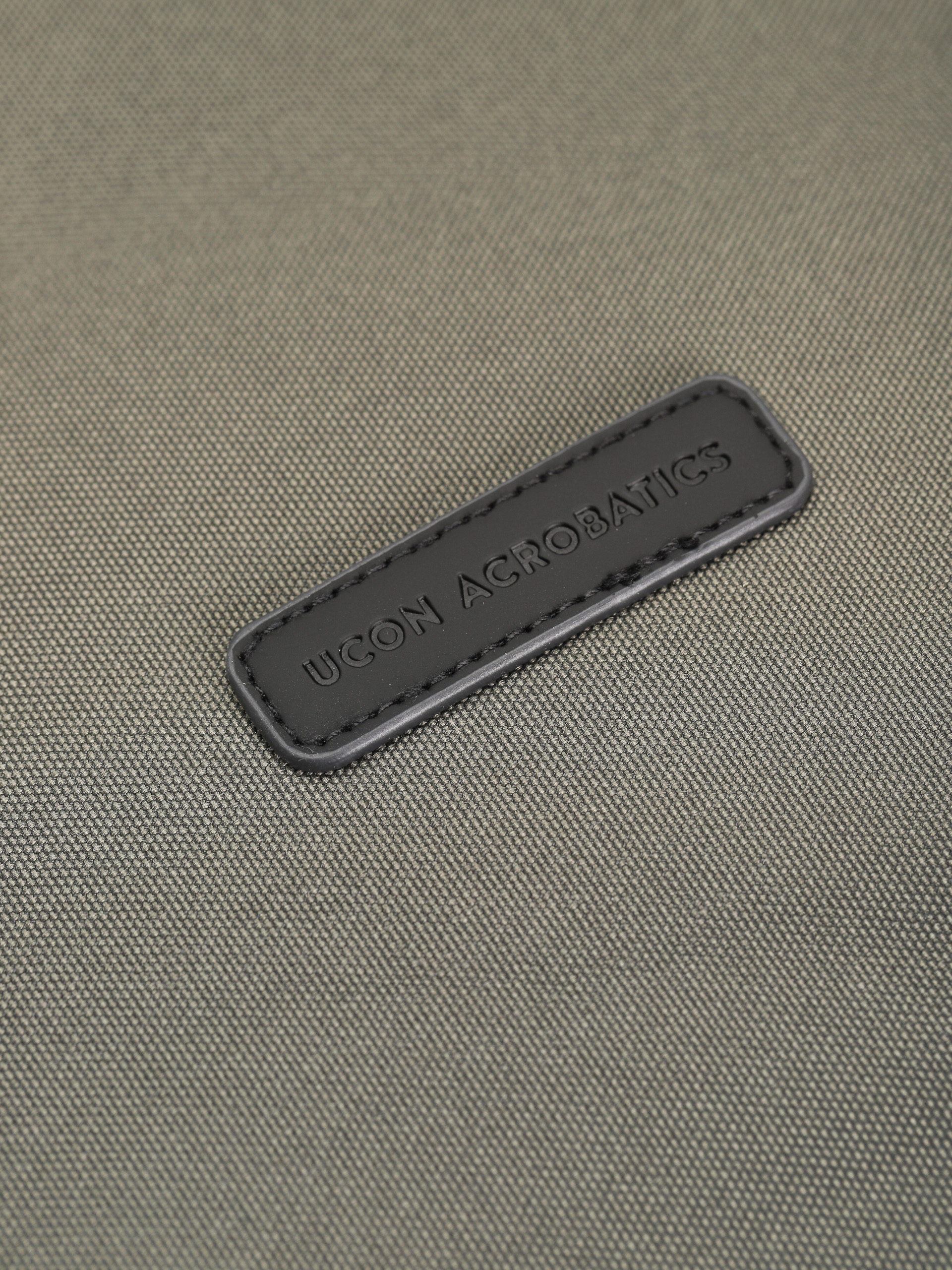 Ucon Acrobatics Vito Medium Stealth Hátizsák (olive)