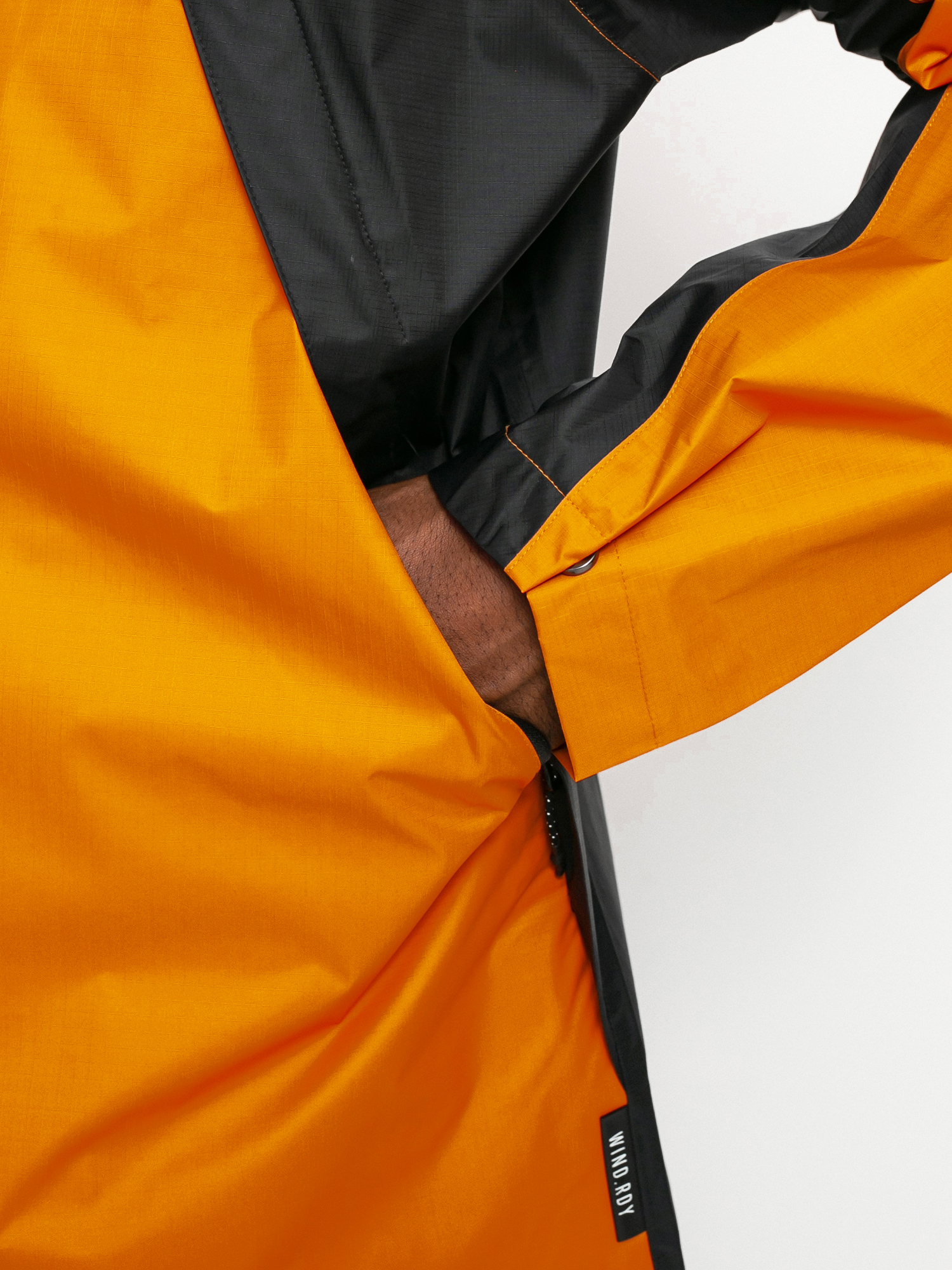 adidas Tech Shell Dzseki (black/focora)