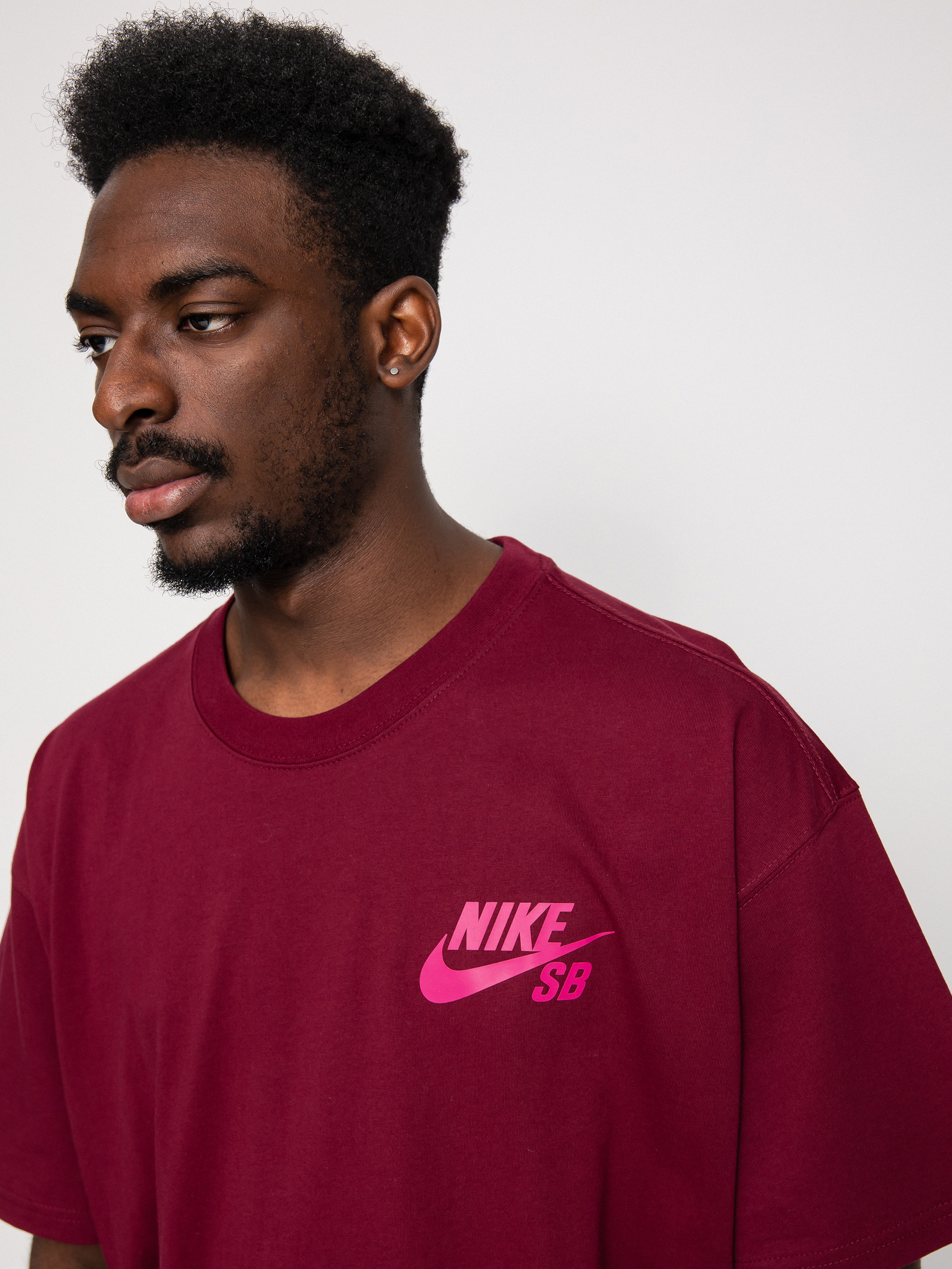 Nike SB Logo póló (dark beetroot)