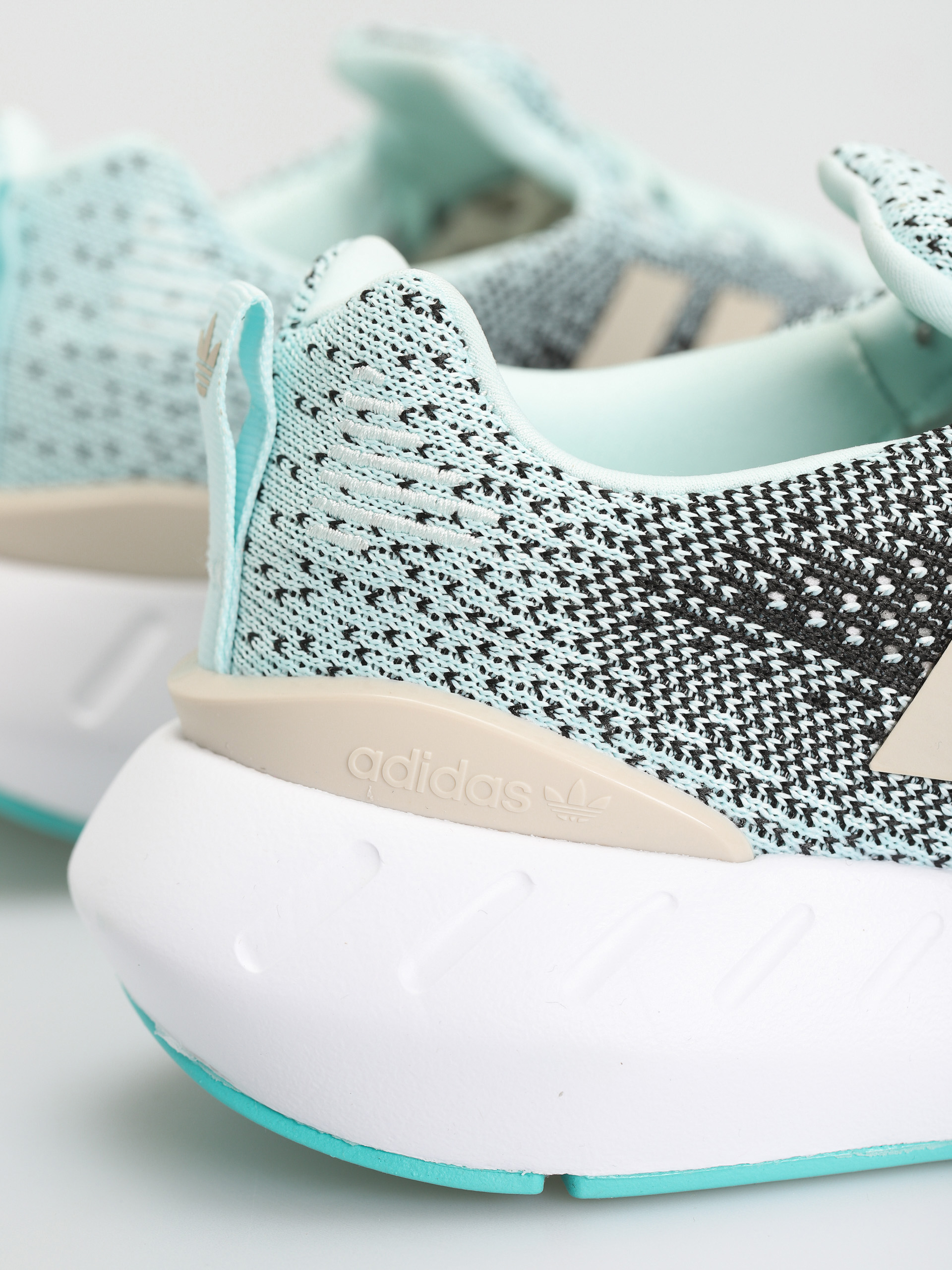 adidas Originals Swift Run 22 W Cipők Wmn (halmin/alumin/minrus)