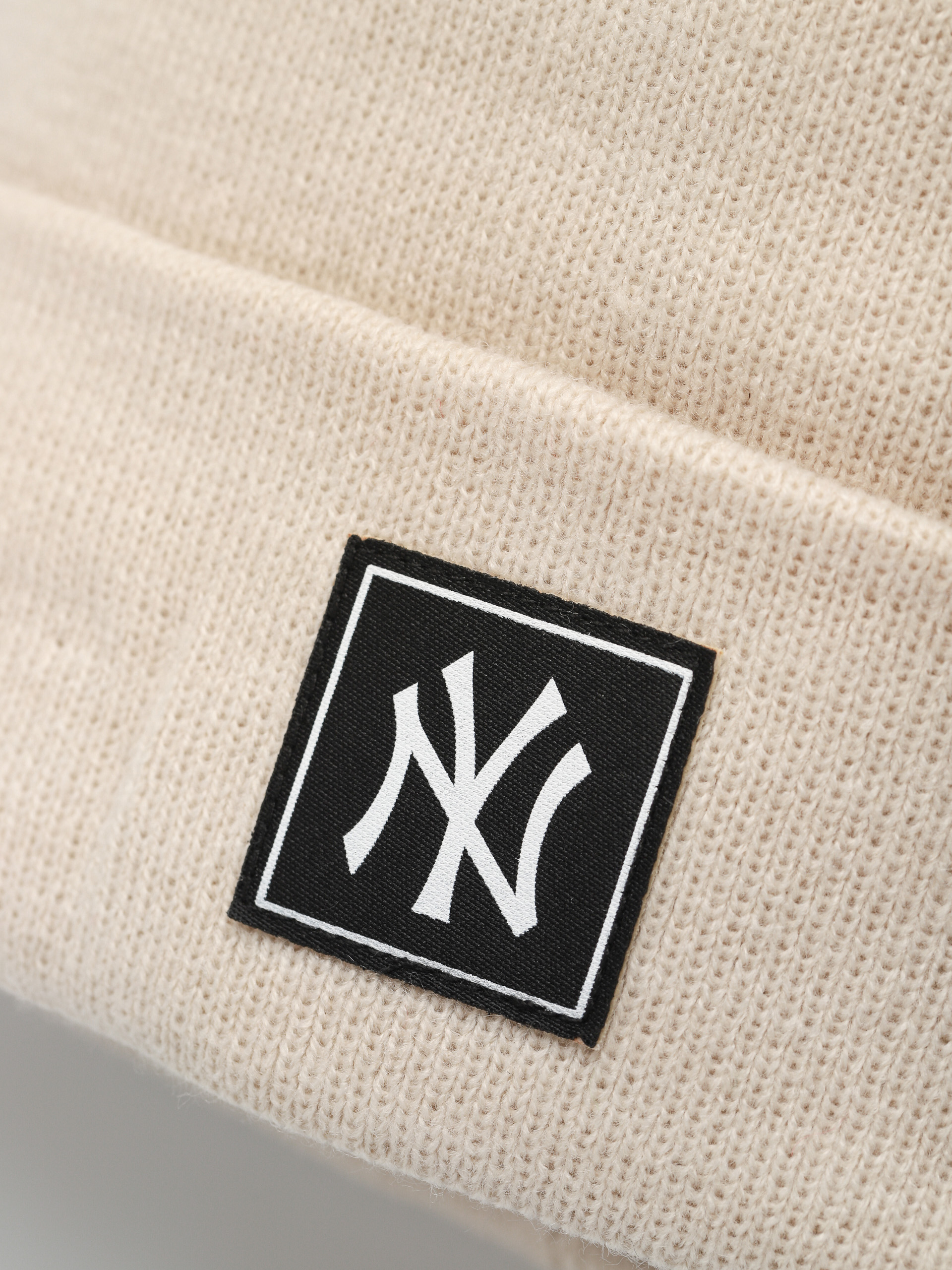 New Era Team Cuff New York Yankees Sapka (stone)