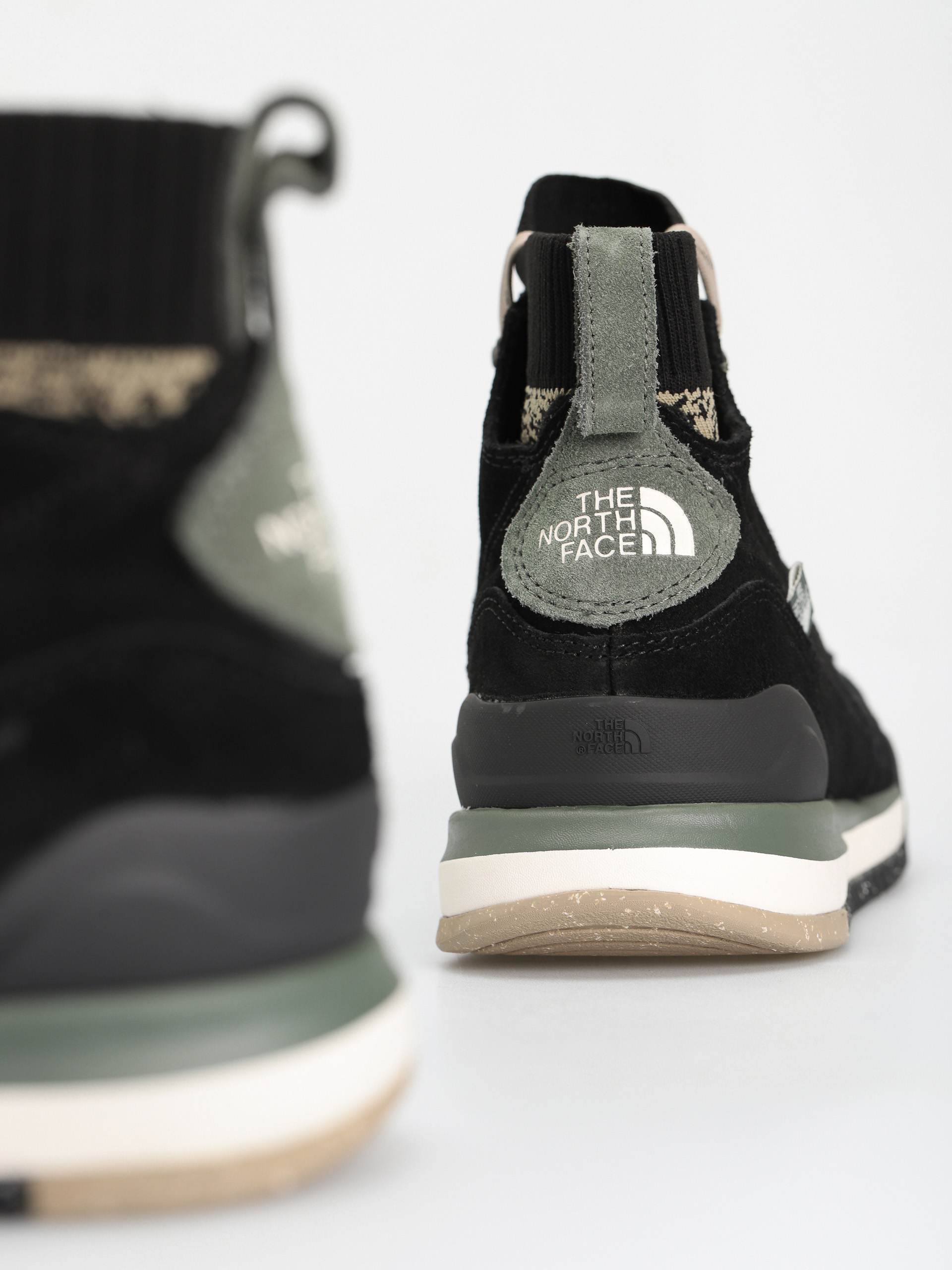 The North Face Back To Berkeley III Sport Wp Cipők (tnf black/thyme)