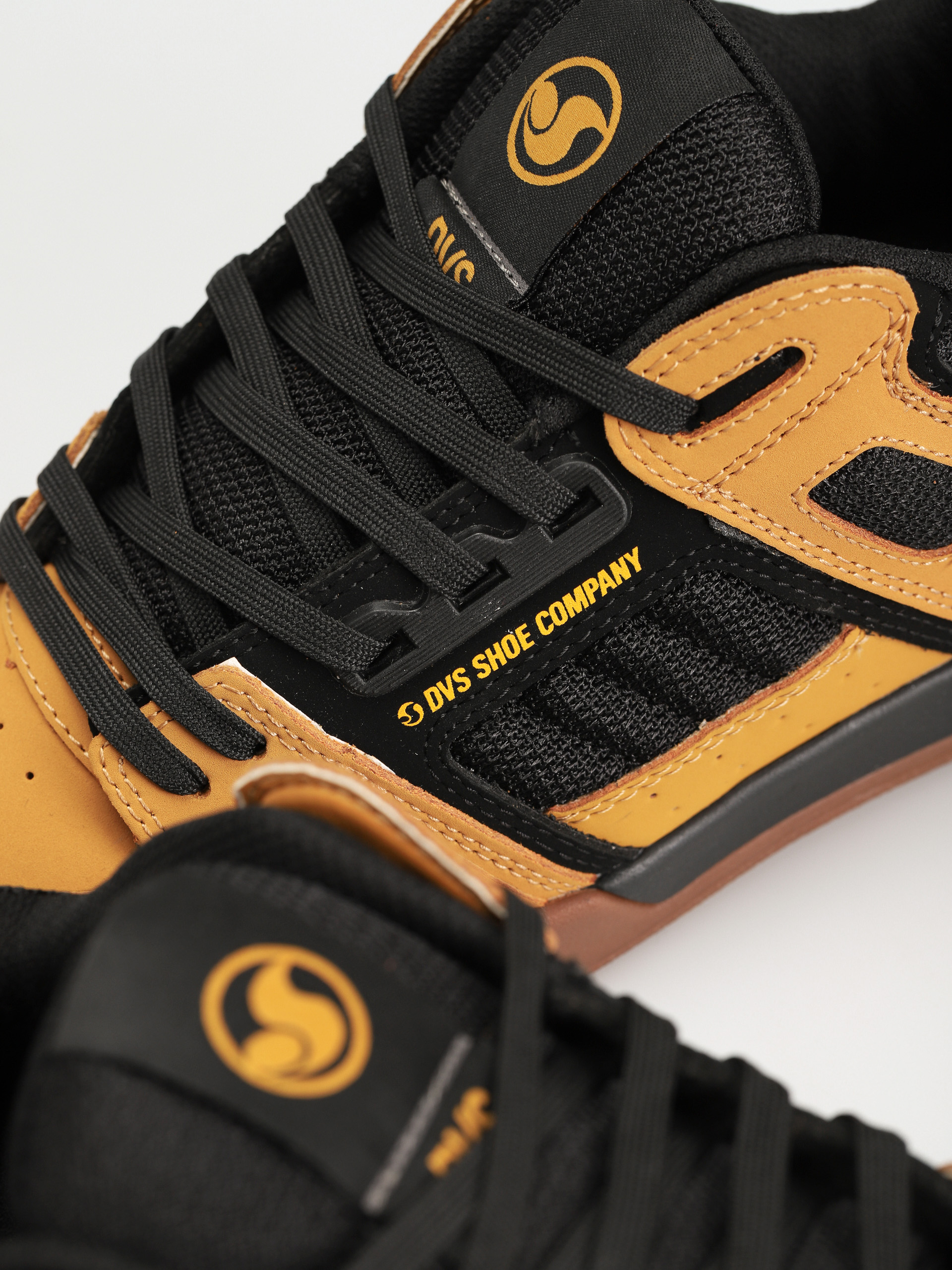 DVS Comanche 2.0+ Cipők (chamois black gum nubuck)