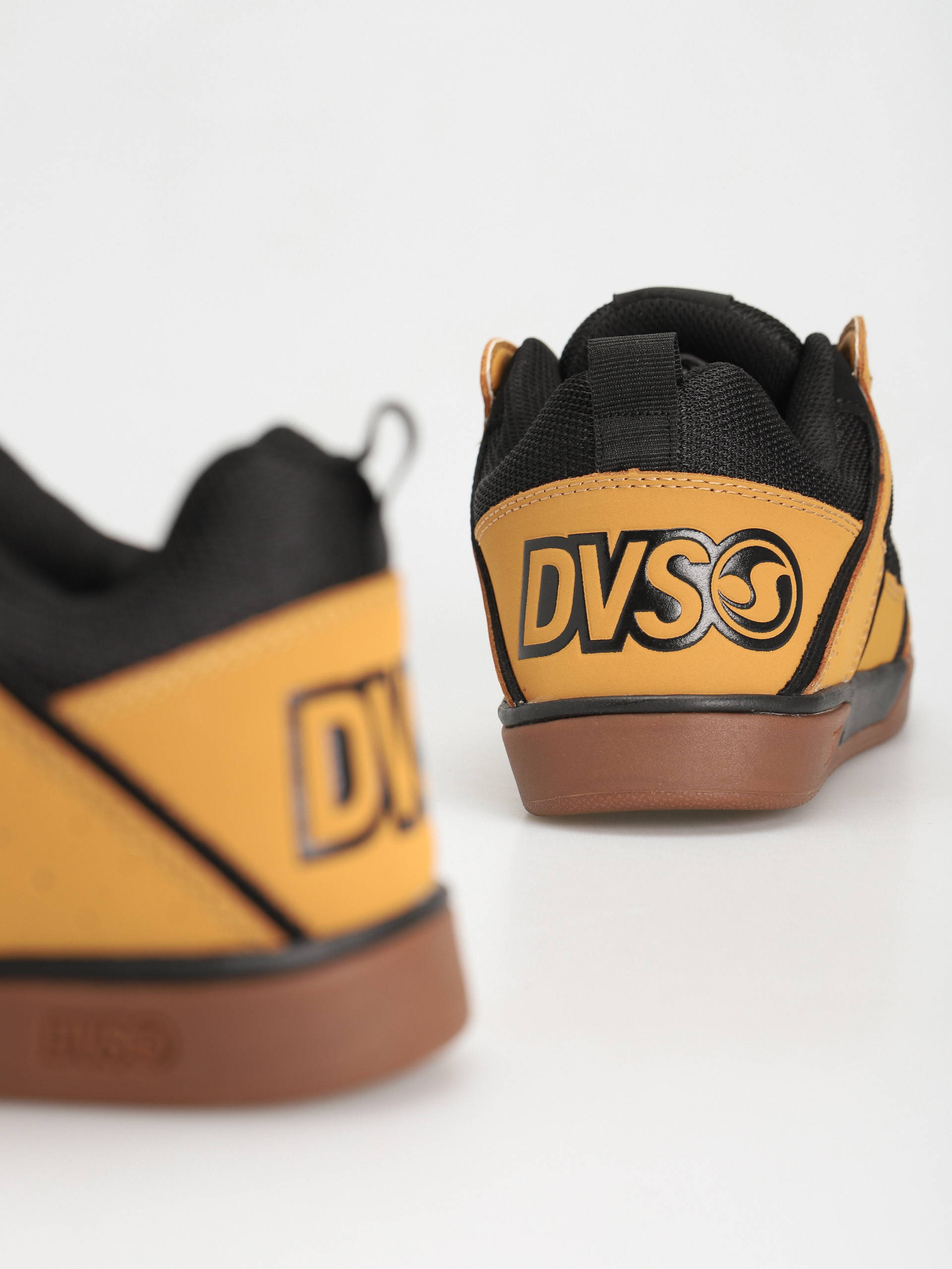 DVS Comanche 2.0+ Cipők (chamois black gum nubuck)