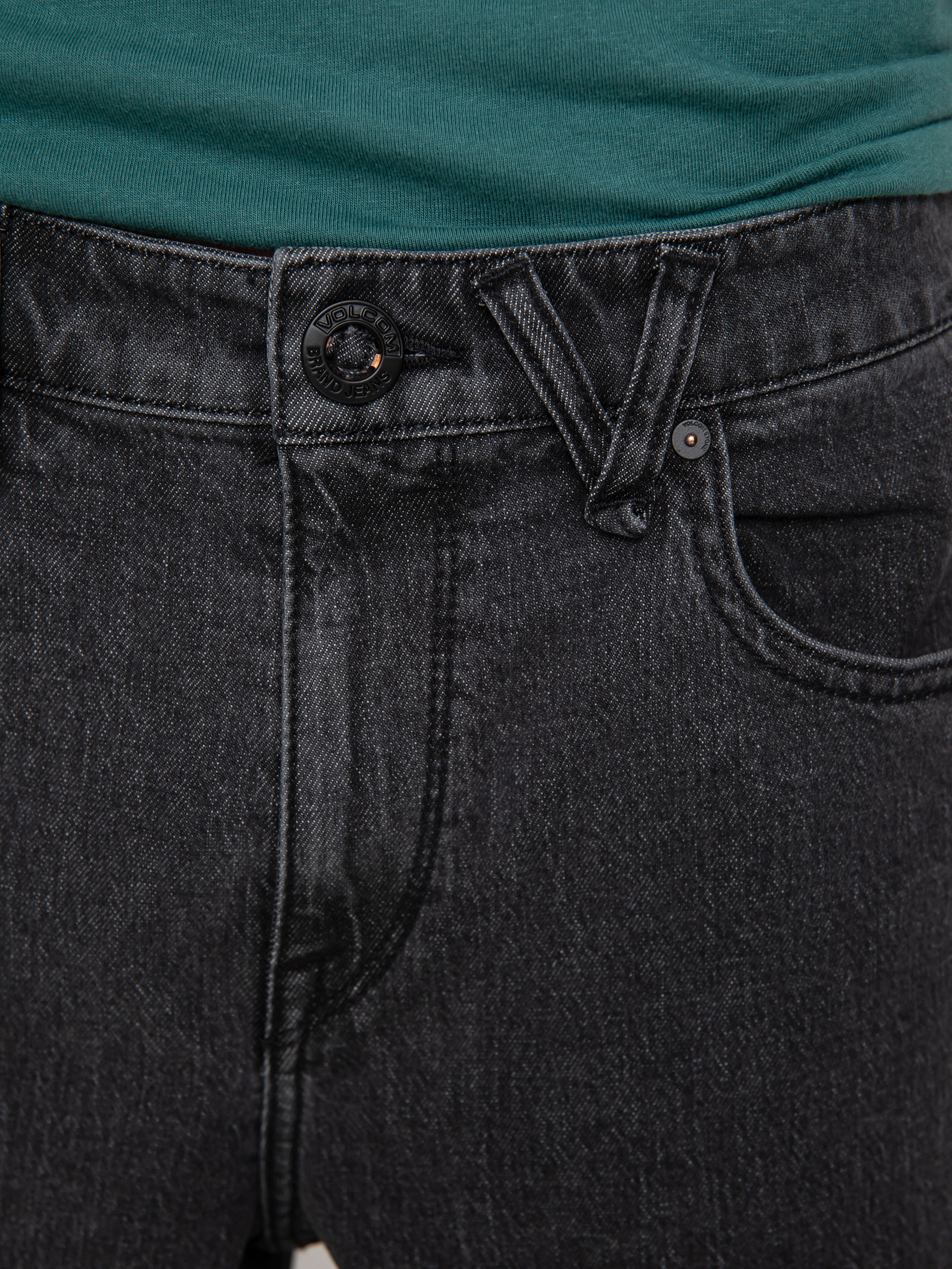 Volcom Modown Tapered Denim Kisnadrág (stoney black)