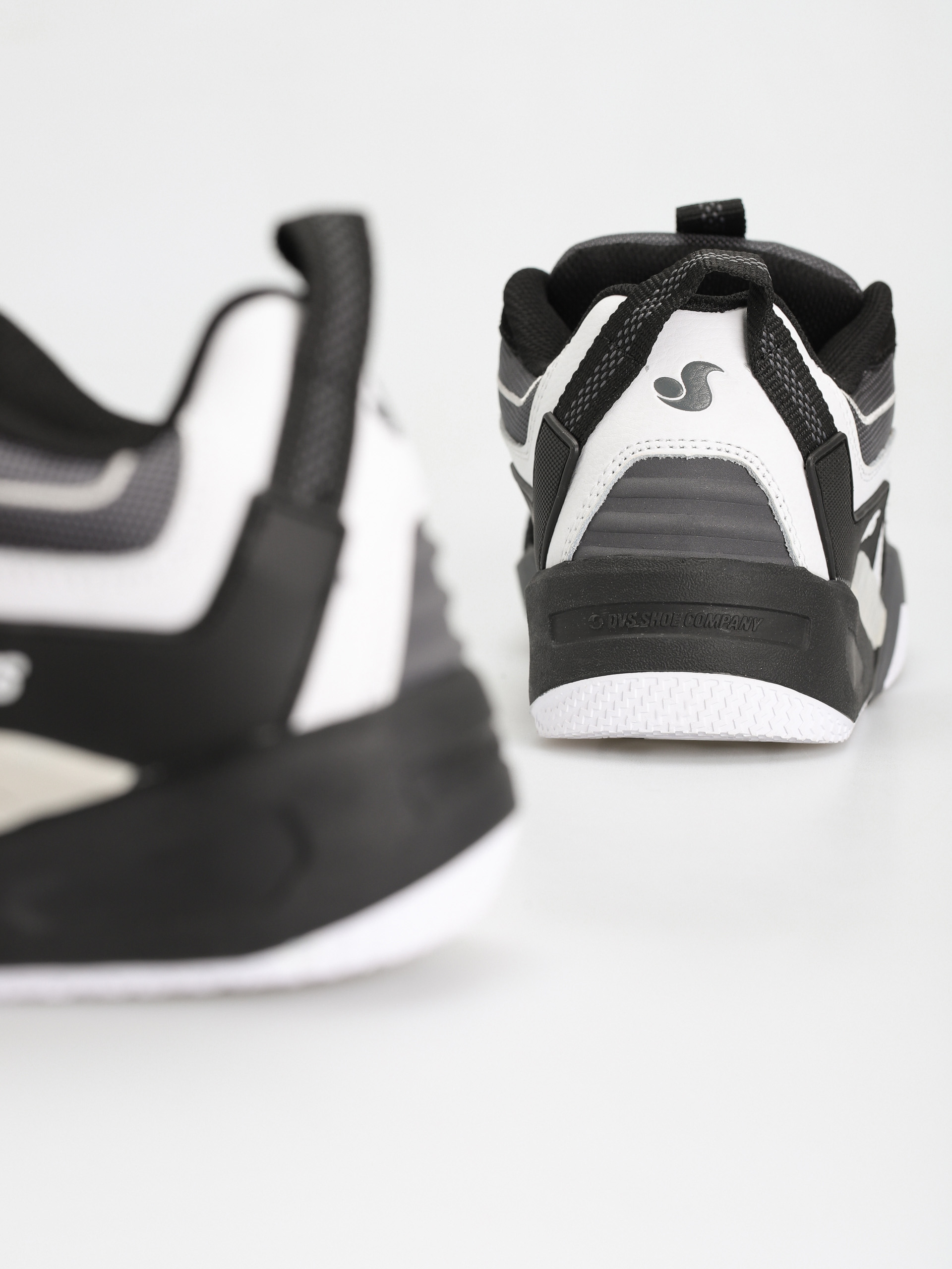 DVS Devious Cipők (black charcoal white suede)