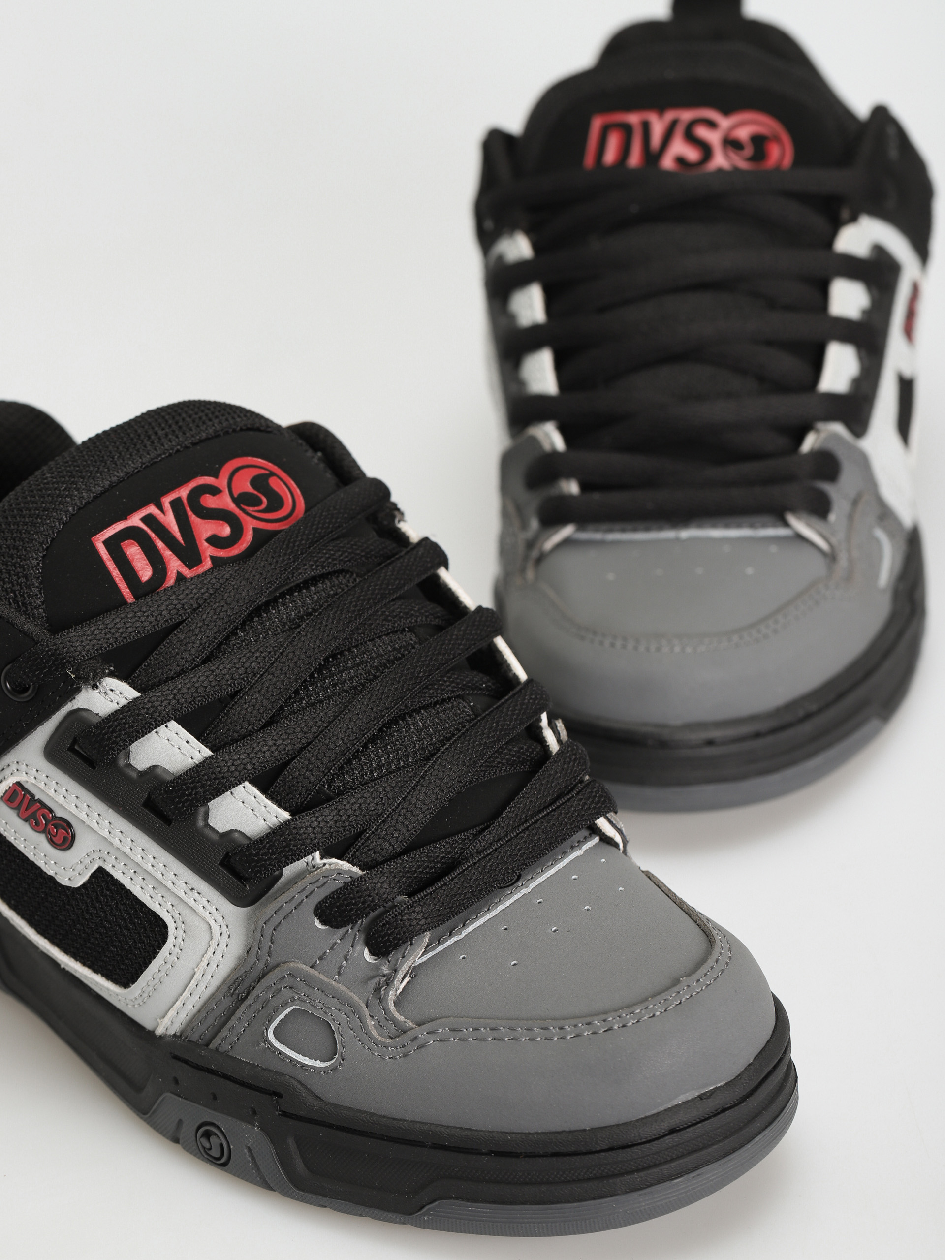 DVS Comanche Cipők (black gray red nubuck)