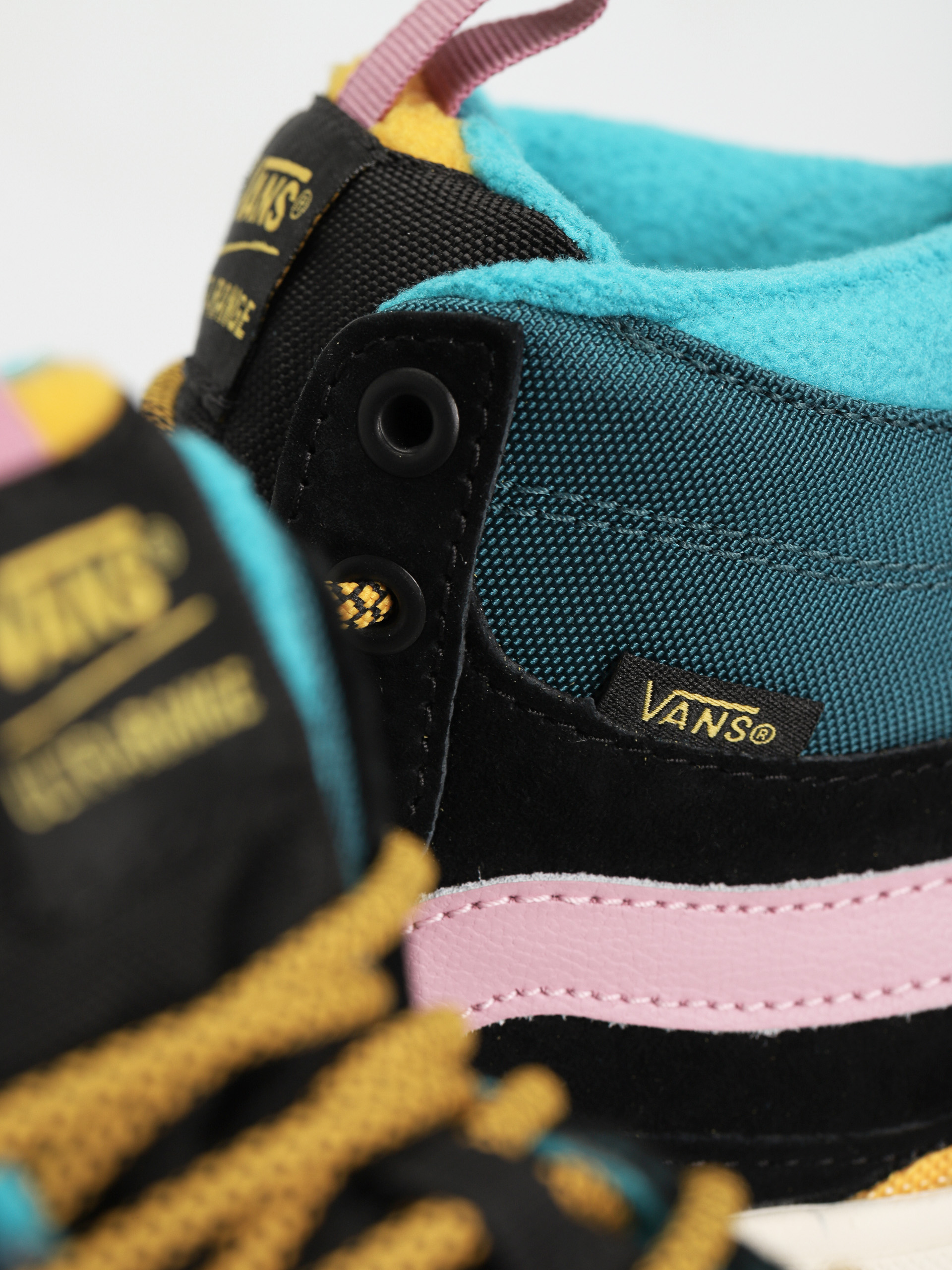 Vans Ultrarange Exo Hi MTE 1 Cipők (pop color black/multi)