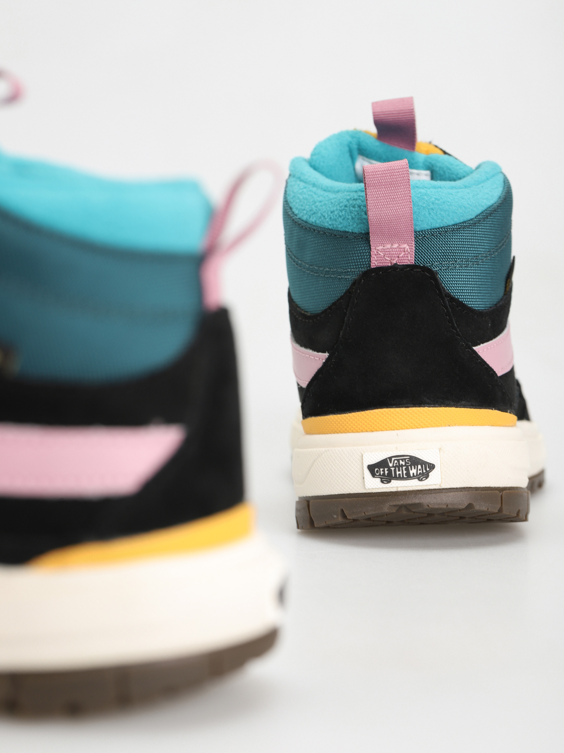 Vans Ultrarange Exo Hi MTE 1 Cipők (pop color black/multi)