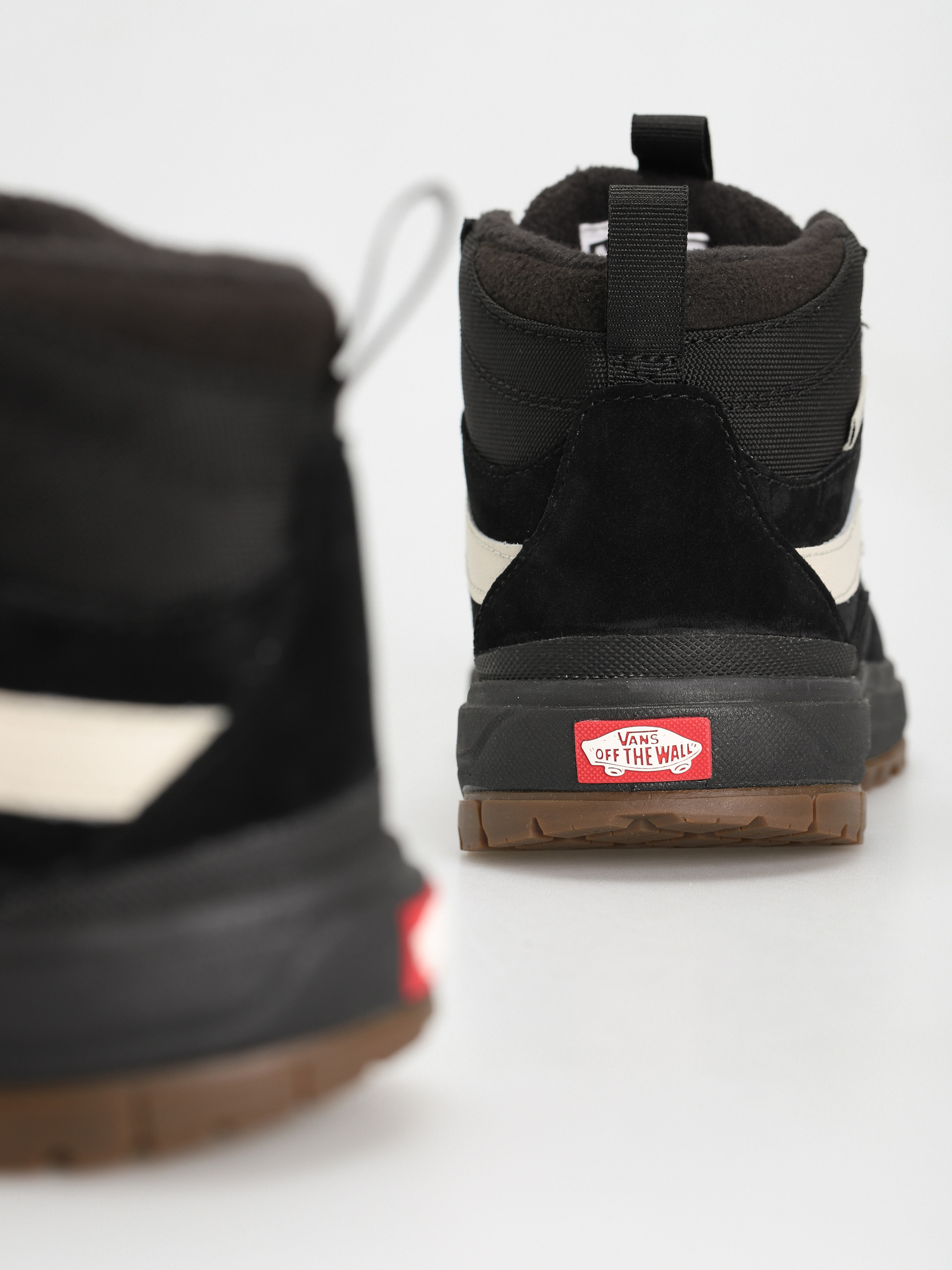 Vans Ultrarange Exo Hi MTE 1 Cipők (black/classic gum)