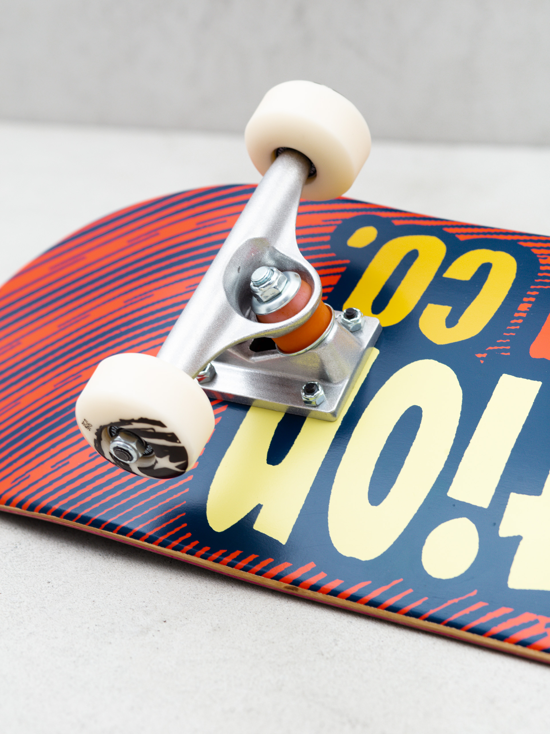 Foundation Star Tan Komplett gördeszka (red/navy)