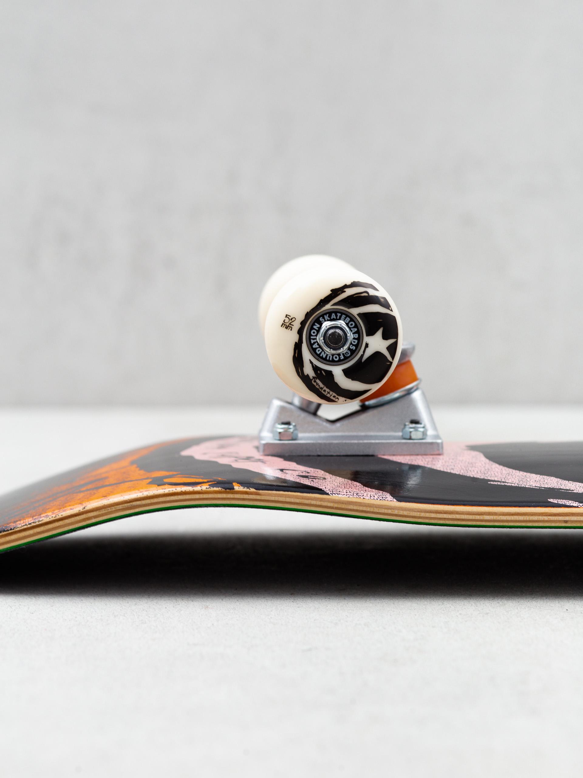 Foundation Star And Moon V2 Neon Komplett gördeszka (orange/black/pink)