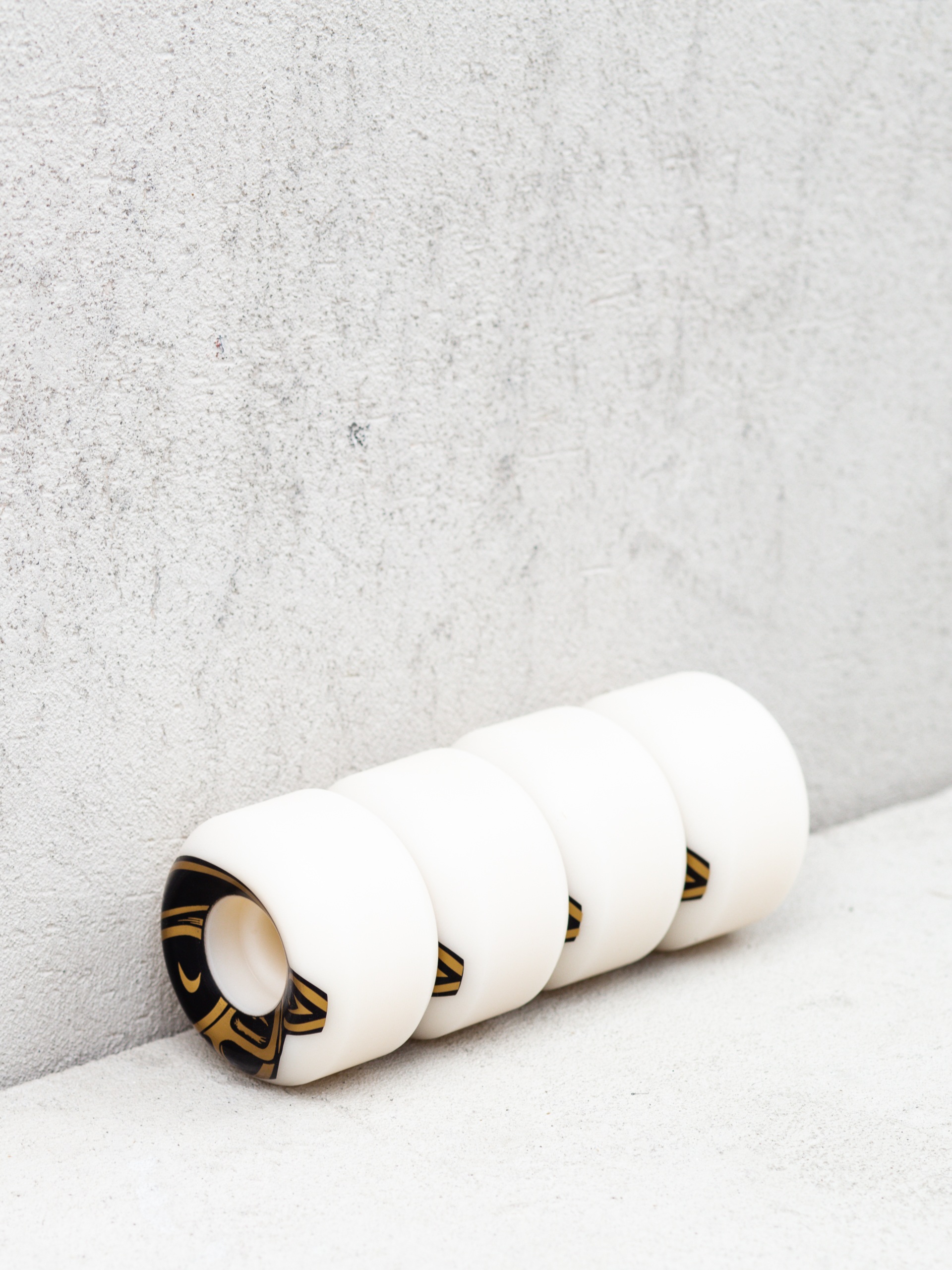 Pig Prime C Line Gördeszka kerék (white/black/gold)