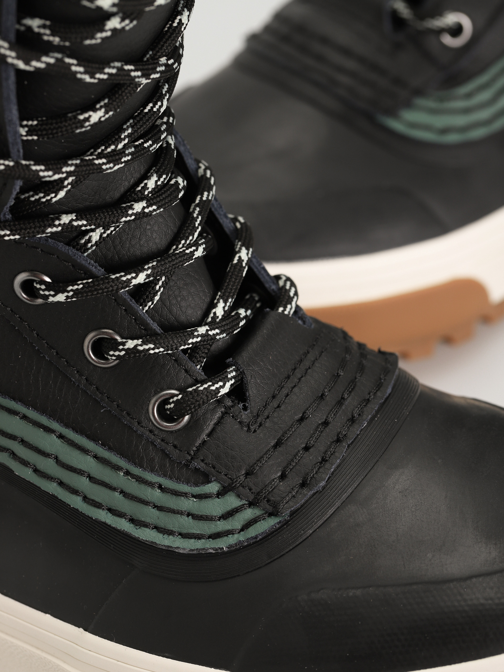 Vans Standard Snow MTE Téli cipők (black/duck green)
