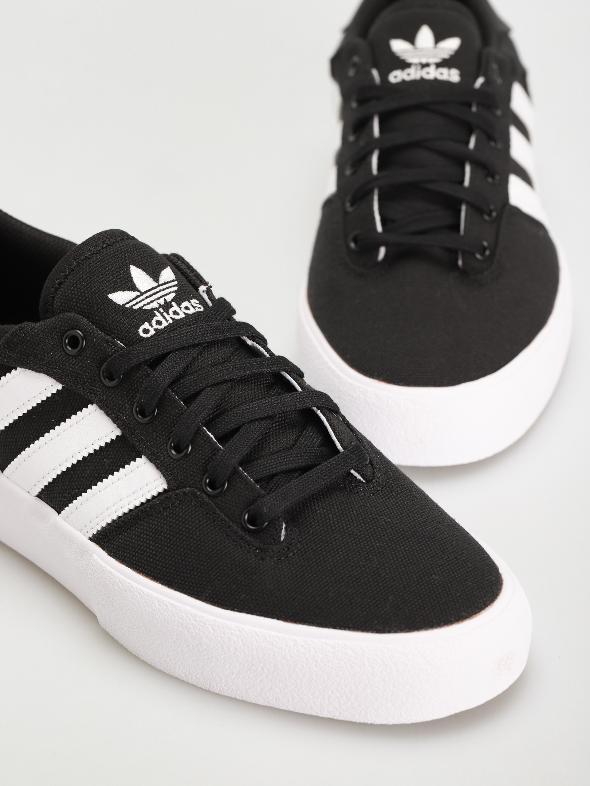 adidas Matchbreak Super Cipők (cblack/ftwwht/goldmt)