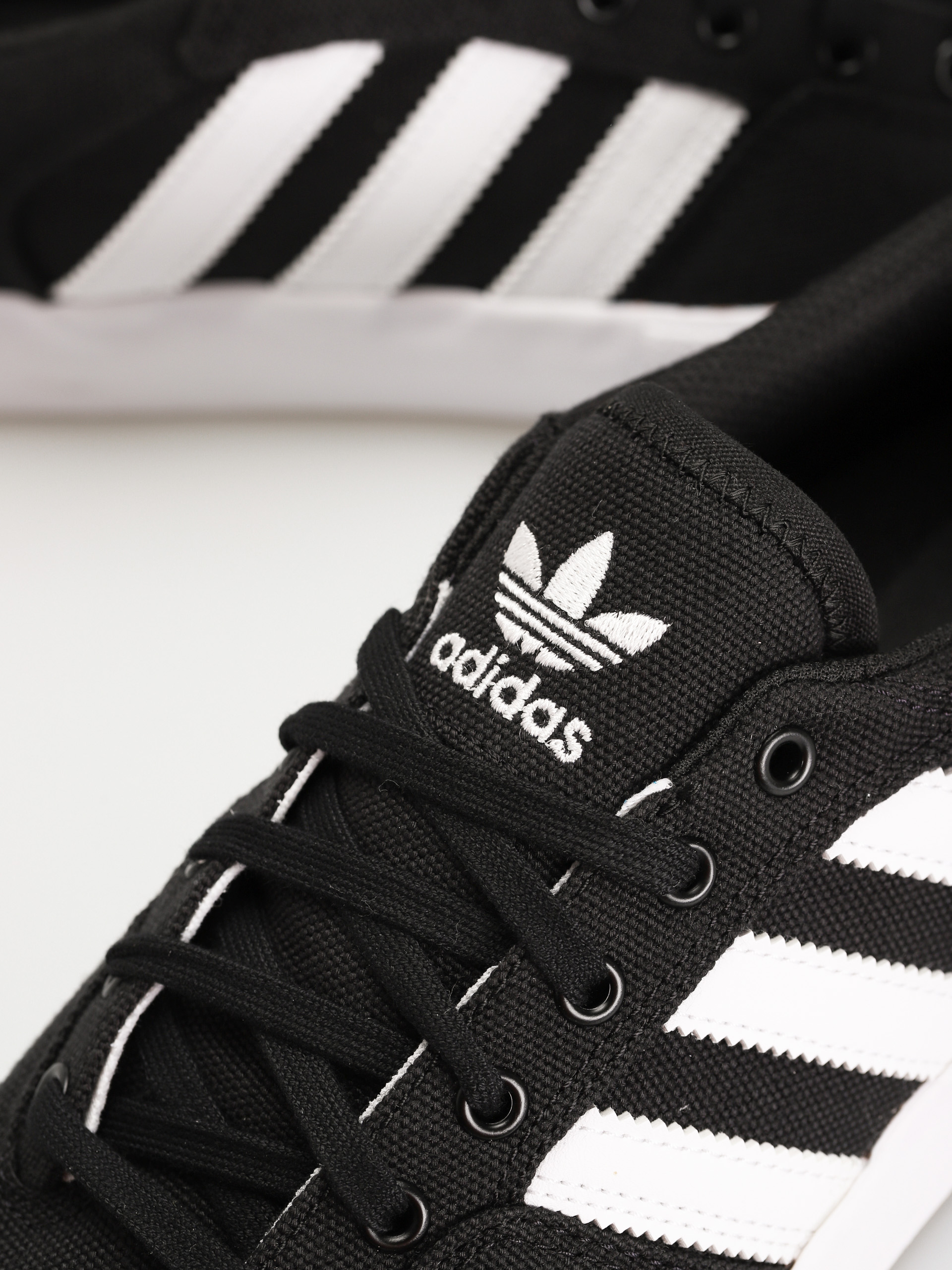 adidas Matchbreak Super Cipők (cblack/ftwwht/goldmt)