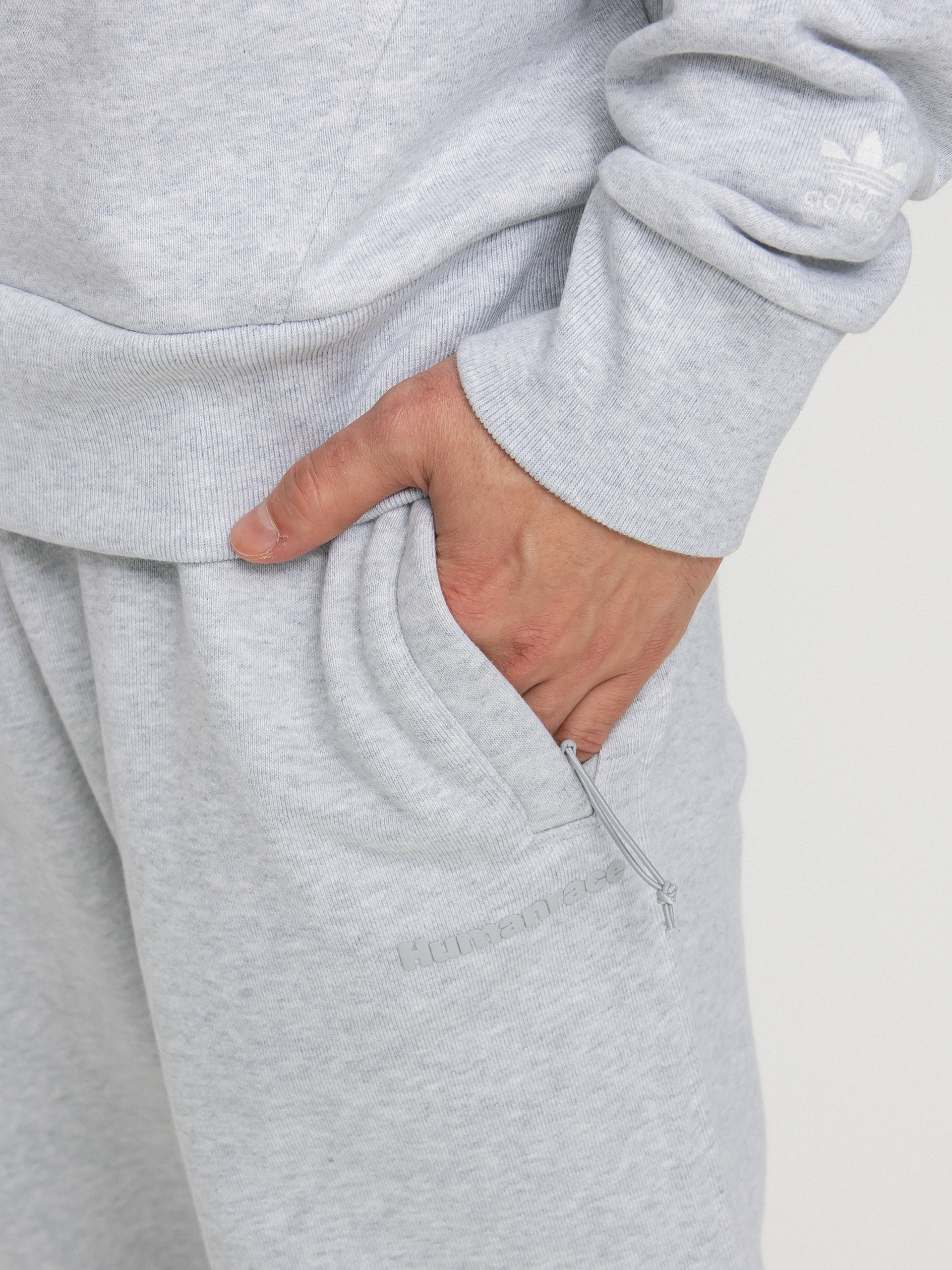 adidas Originals Pharrell Williams Basics Kisnadrág (lgreyh/lgsogr)