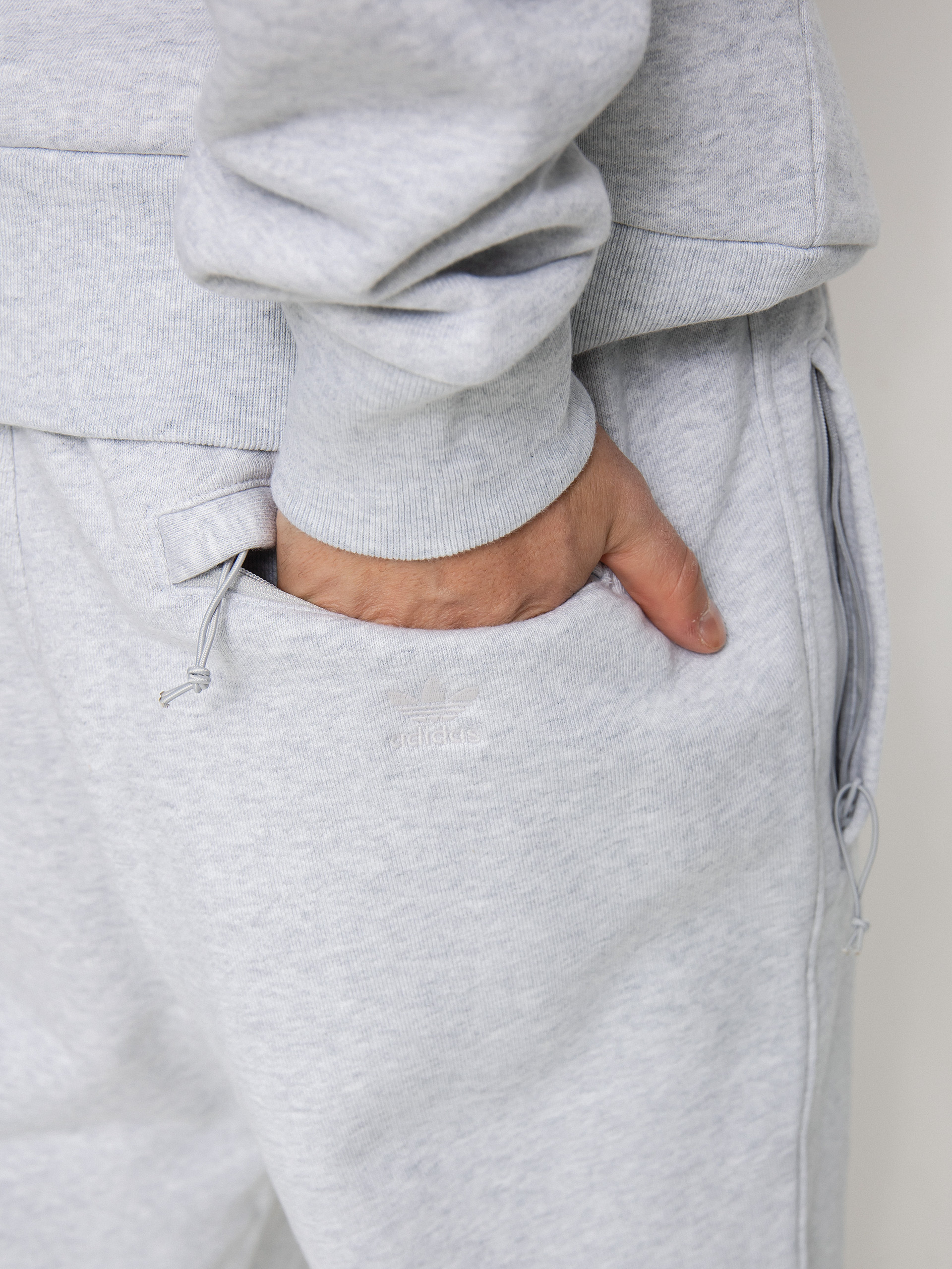 adidas Originals Pharrell Williams Basics Kisnadrág (lgreyh/lgsogr)