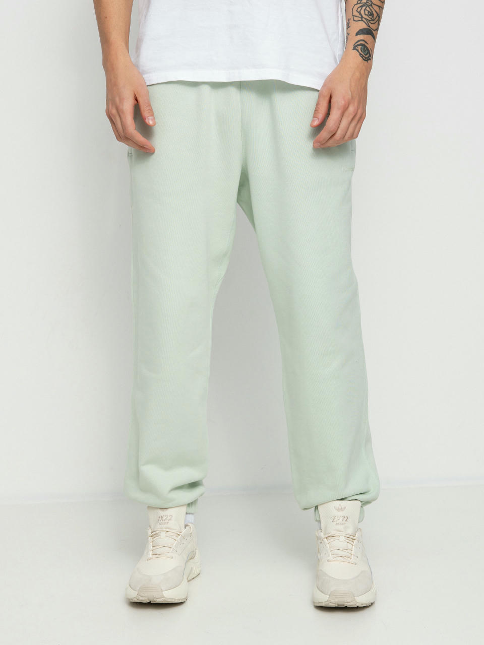 adidas Originals Pharrell Williams Basics Kisnadrág (lingrn)