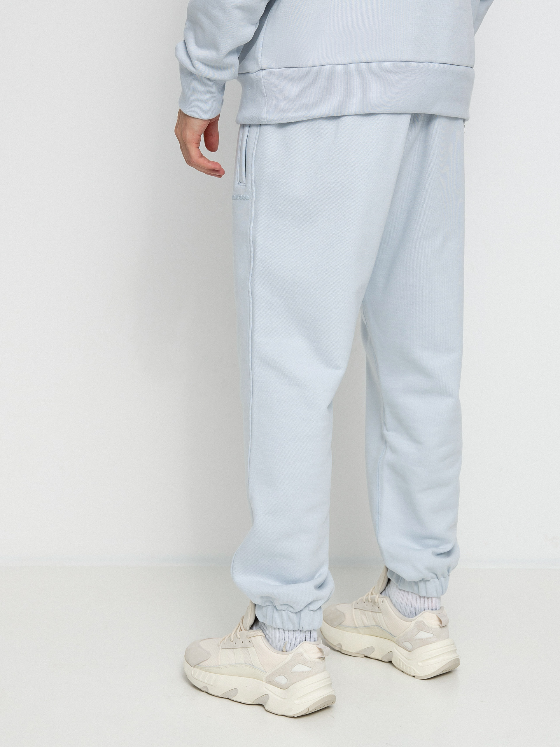adidas Originals Pharrell Williams Basics Kisnadrág (halblu)