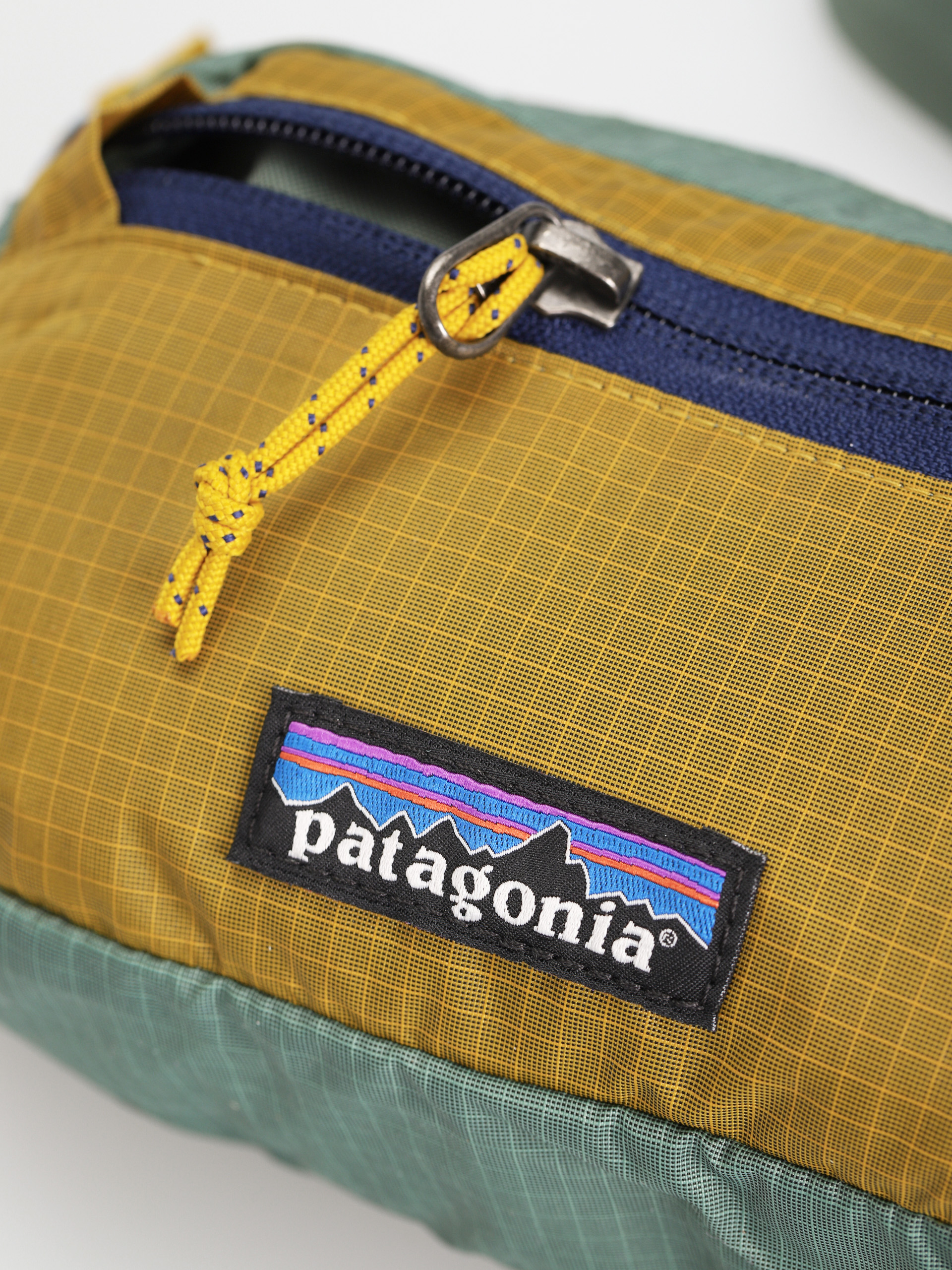 Patagonia Ultralight Black Hole Mini Övtáska (hemlock green)