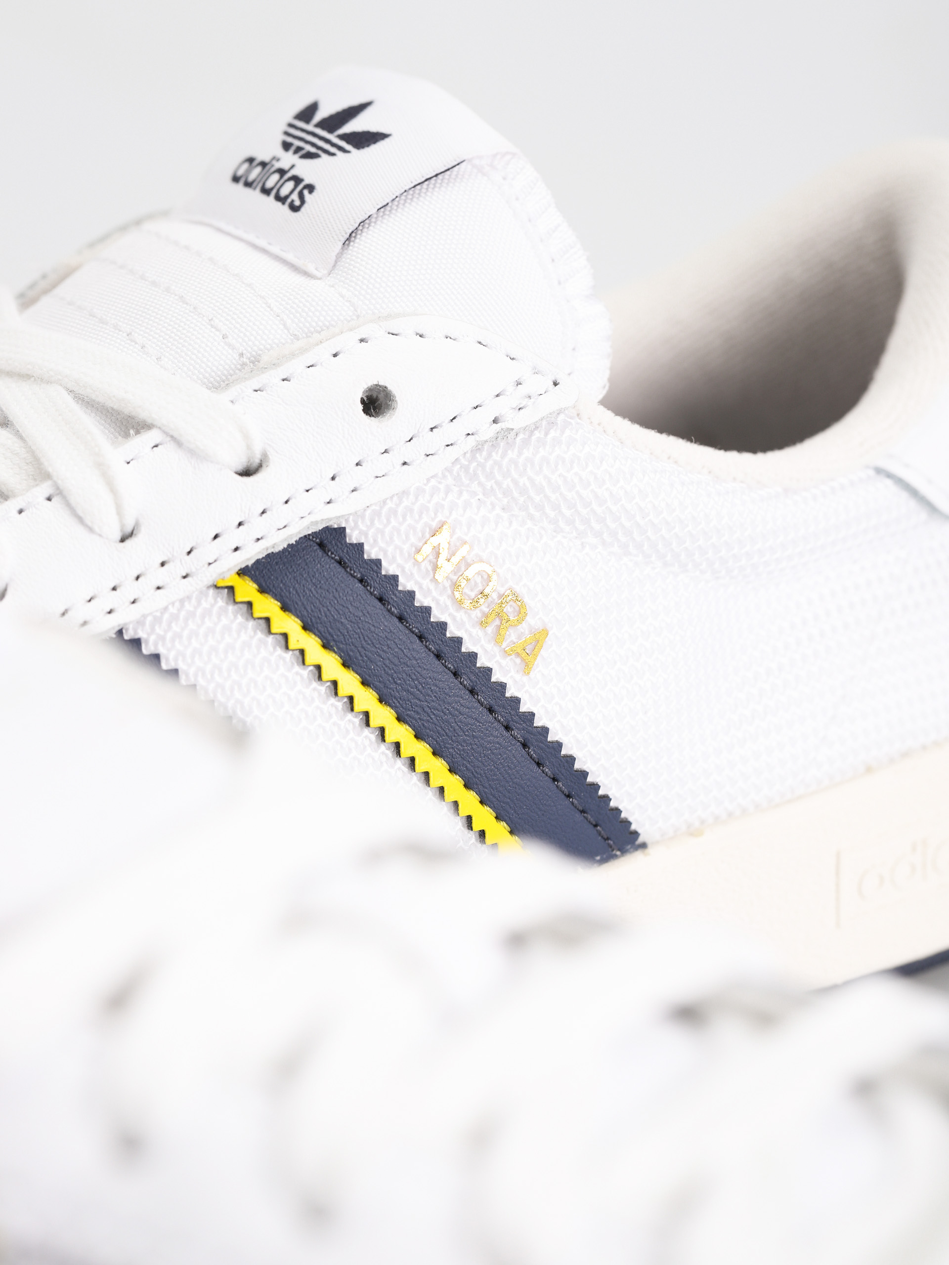 adidas Nora Cipők (ftwwht/shanav/goldmt)