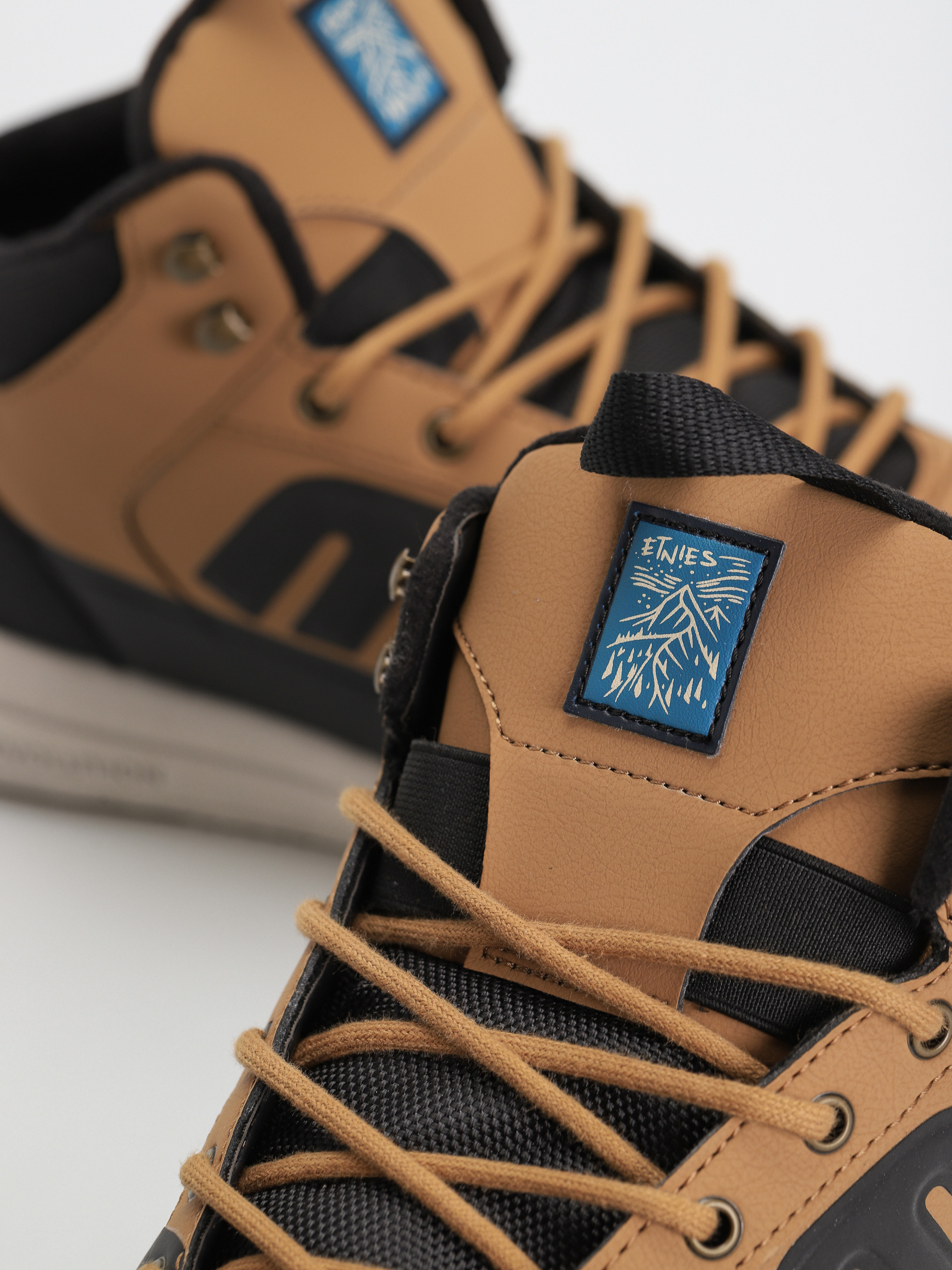 Etnies Jones Mtw Cipők (brown/black)