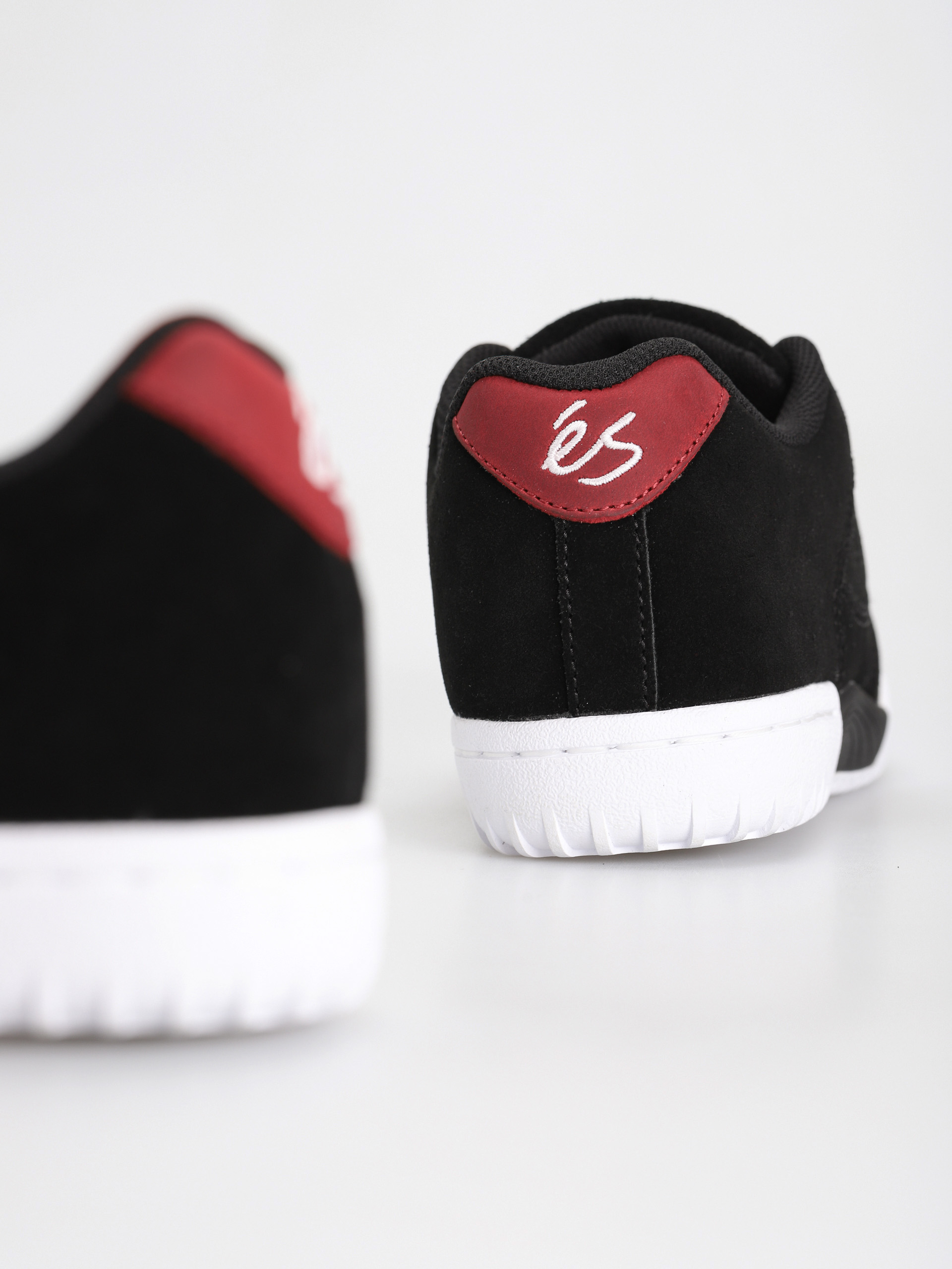 eS Accel Slim X Quattro Cipők (black/white/red)