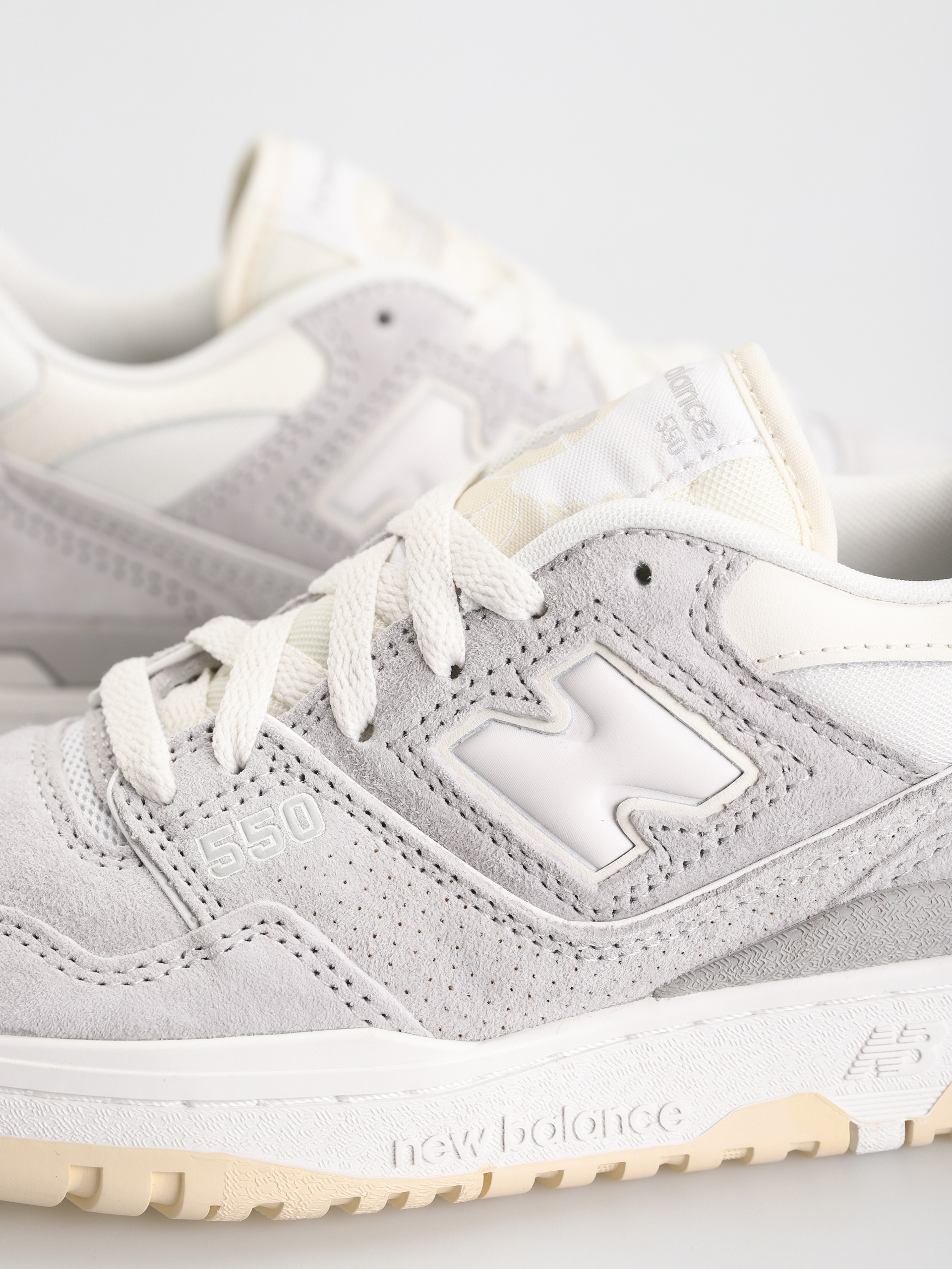 New Balance 550 Cipők (grey suede)